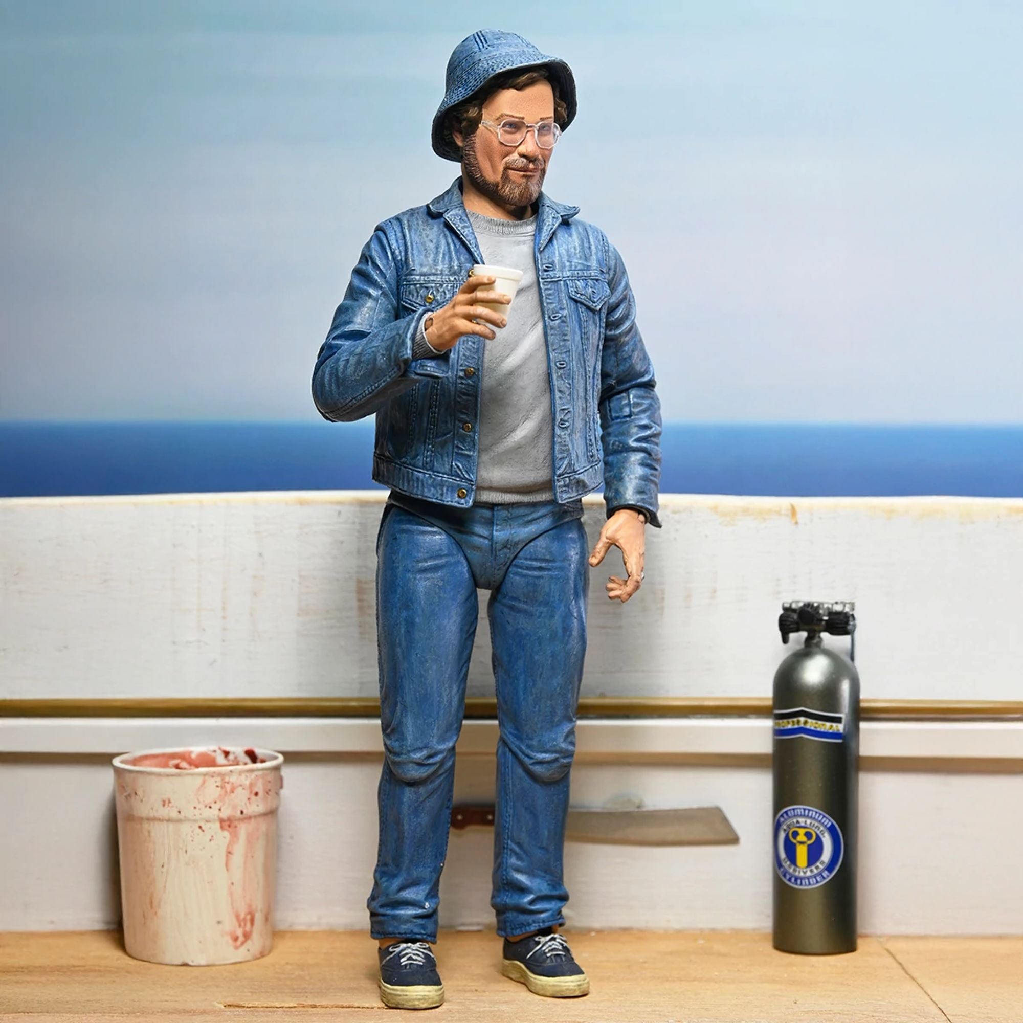 JAWS - 7” SCALE ACTION FIGURE - ULTIMATE MATT HOOPER (AMITY ARRIVAL) 50TH ANNIVERSARY FIGURE