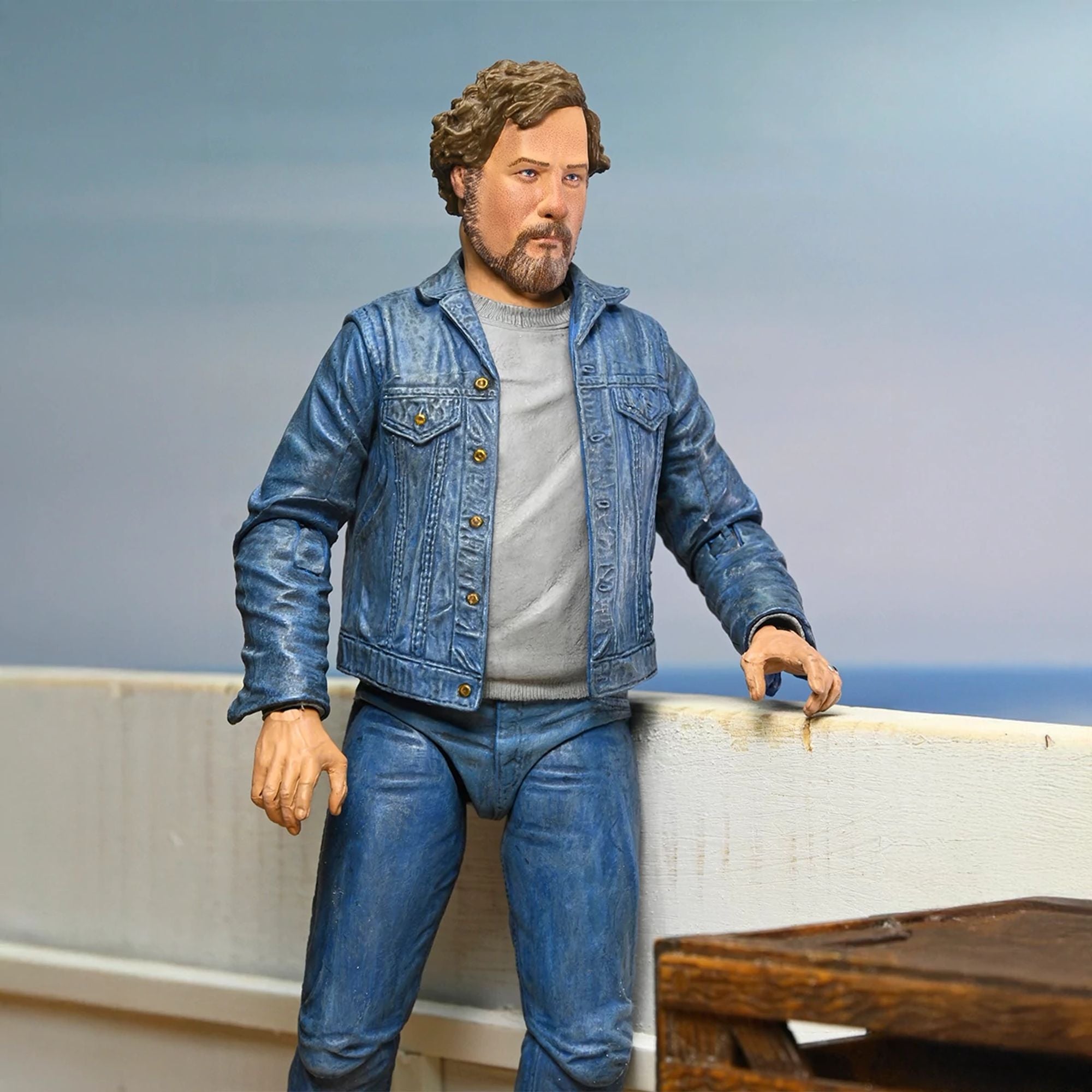 JAWS - 7” SCALE ACTION FIGURE - ULTIMATE MATT HOOPER (AMITY ARRIVAL) 50TH ANNIVERSARY FIGURE