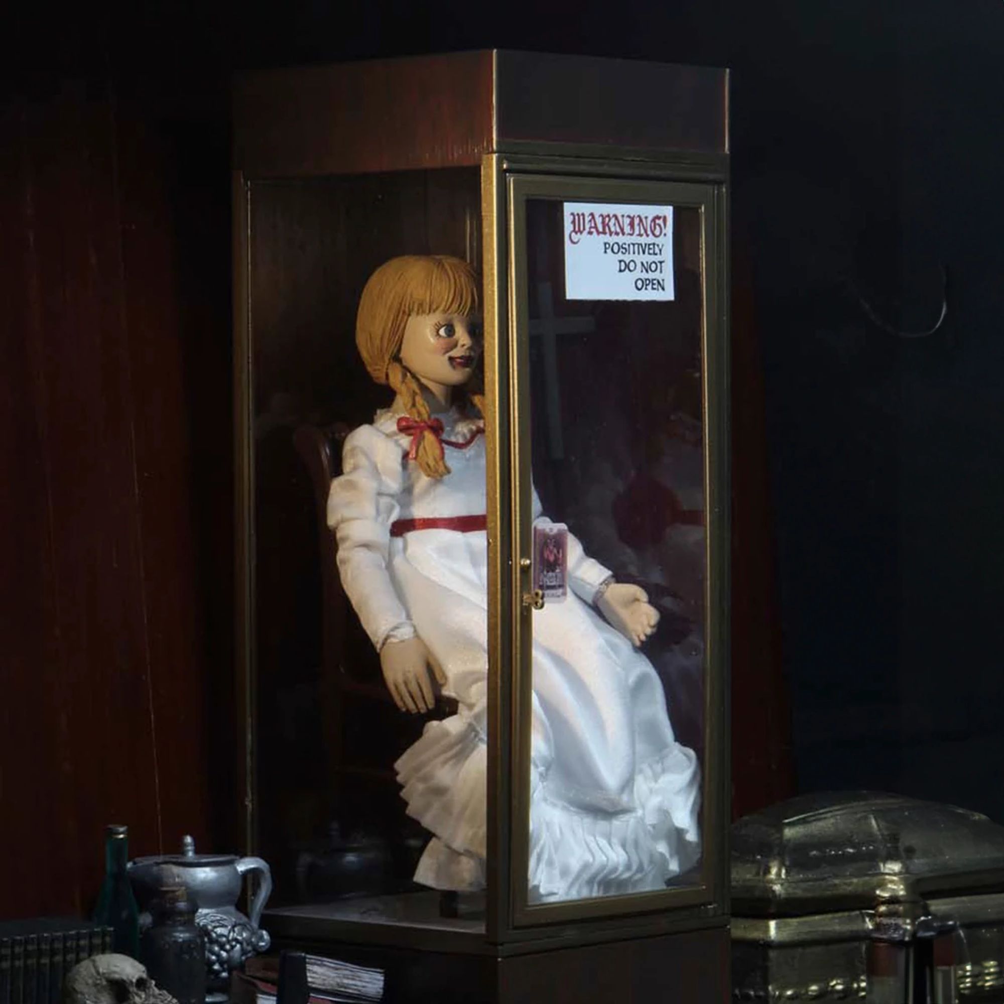 THE CONJURING UNIVERSE – 8” CLOTHED FIGURE – ANNABELLE