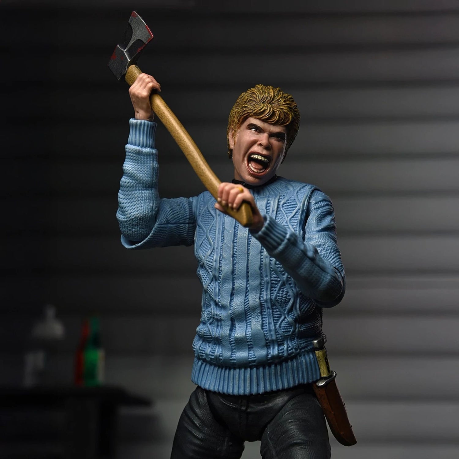 FRIDAY THE 13TH – 7” SCALE ACTION FIGURE – ULTIMATE PAMELA VOORHEES