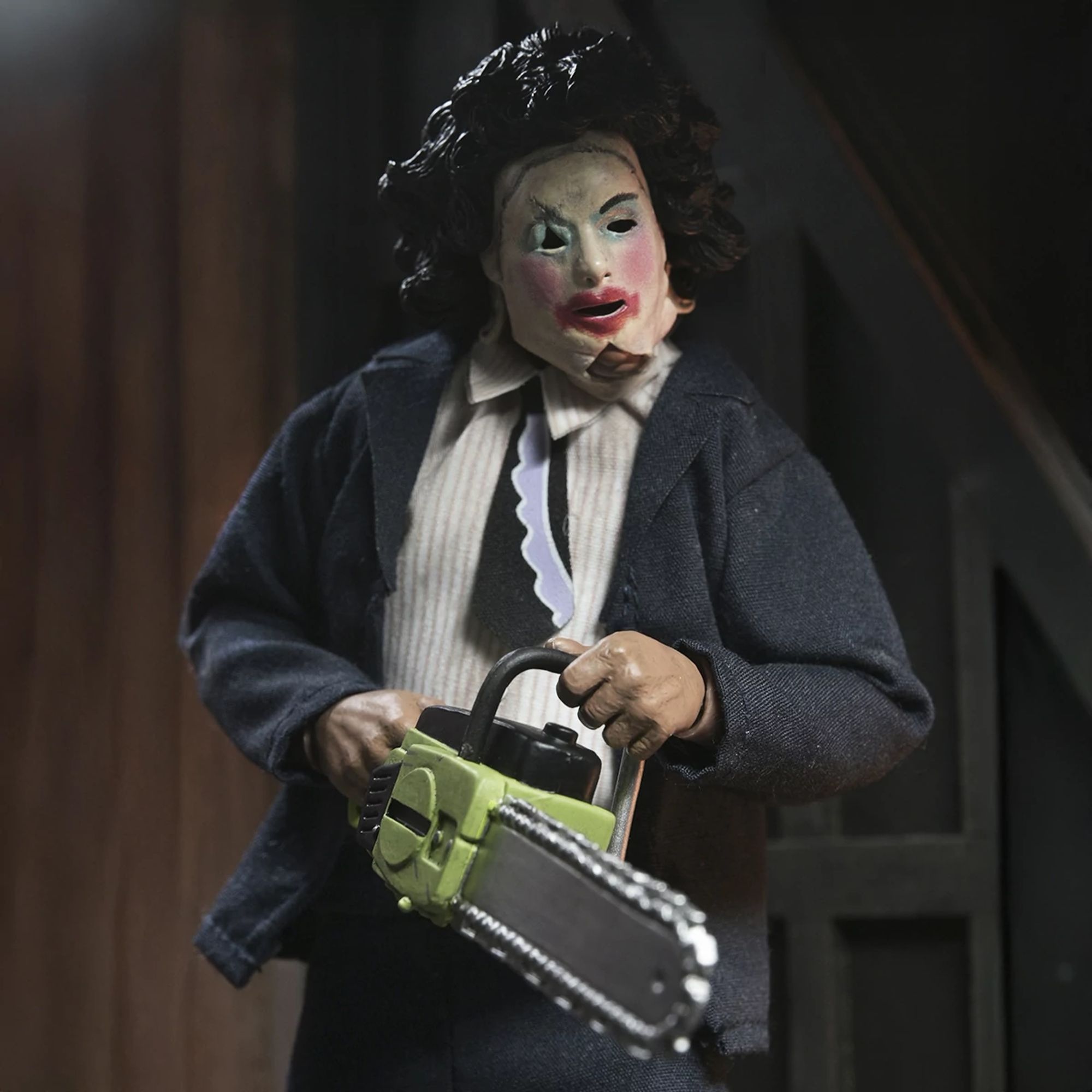 TEXAS CHAINSAW MASSACRE - 8” CLOTHED FIGURE - LEATHERFACE WITH PRETTY WOMAN MASK IN WINDOW BOX
