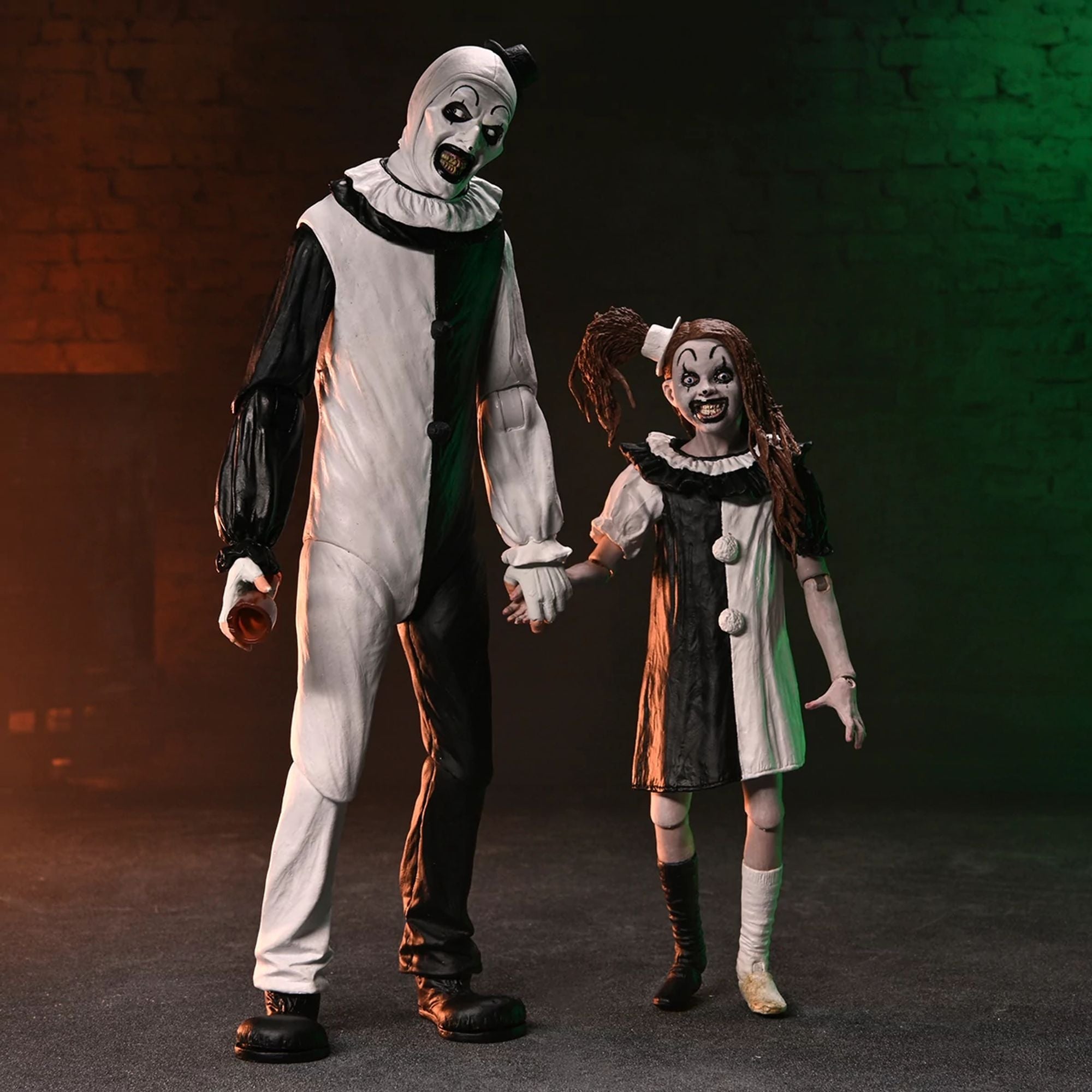 TERRIFIER 2 - 7" SCALE ACTION FIGURE - ULTIMATE ART THE CLOWN & LITTLE PALE GIRL 2 PACK