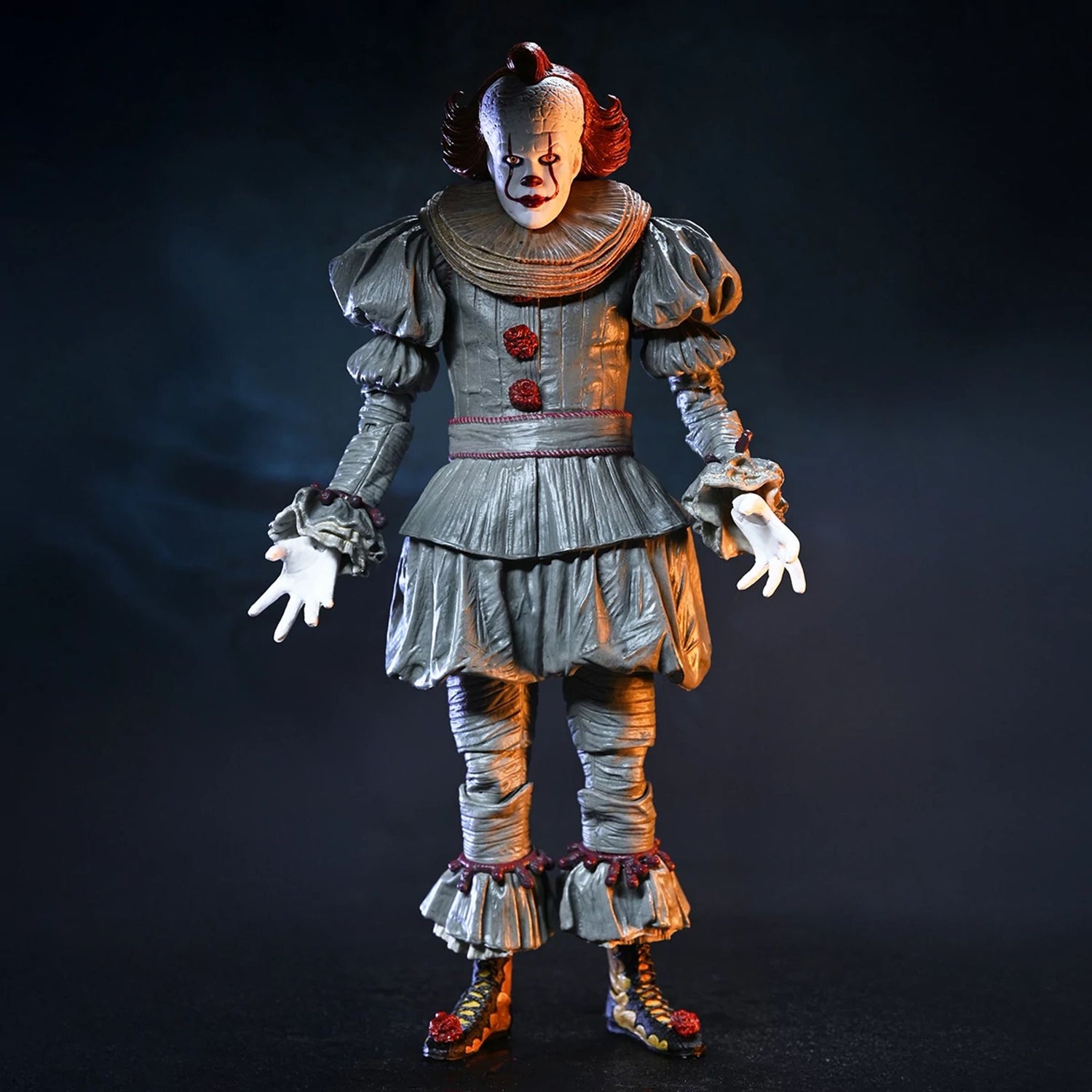 WELCOME TO DERRY - 7" SCALE ACTION FIGURE - ULTIMATE PENNYWISE