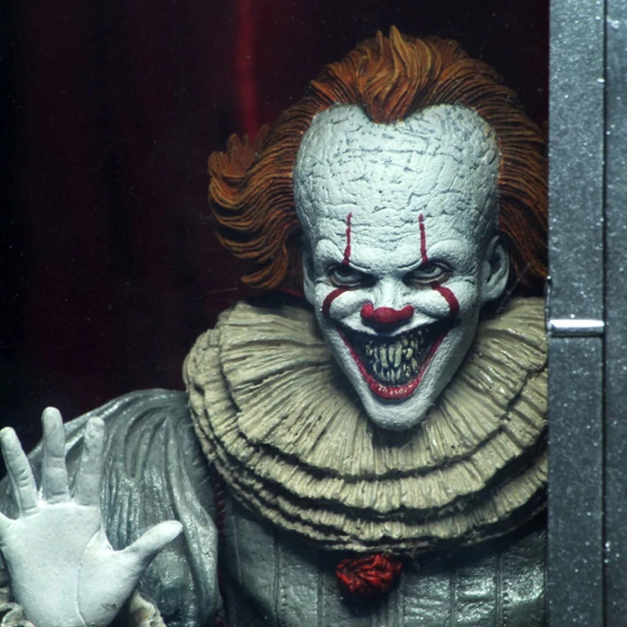 IT CHAPTER 2 - 7" SCALE ACTION FIGURE - ULTIMATE PENNYWISE (2019 MOVIE)