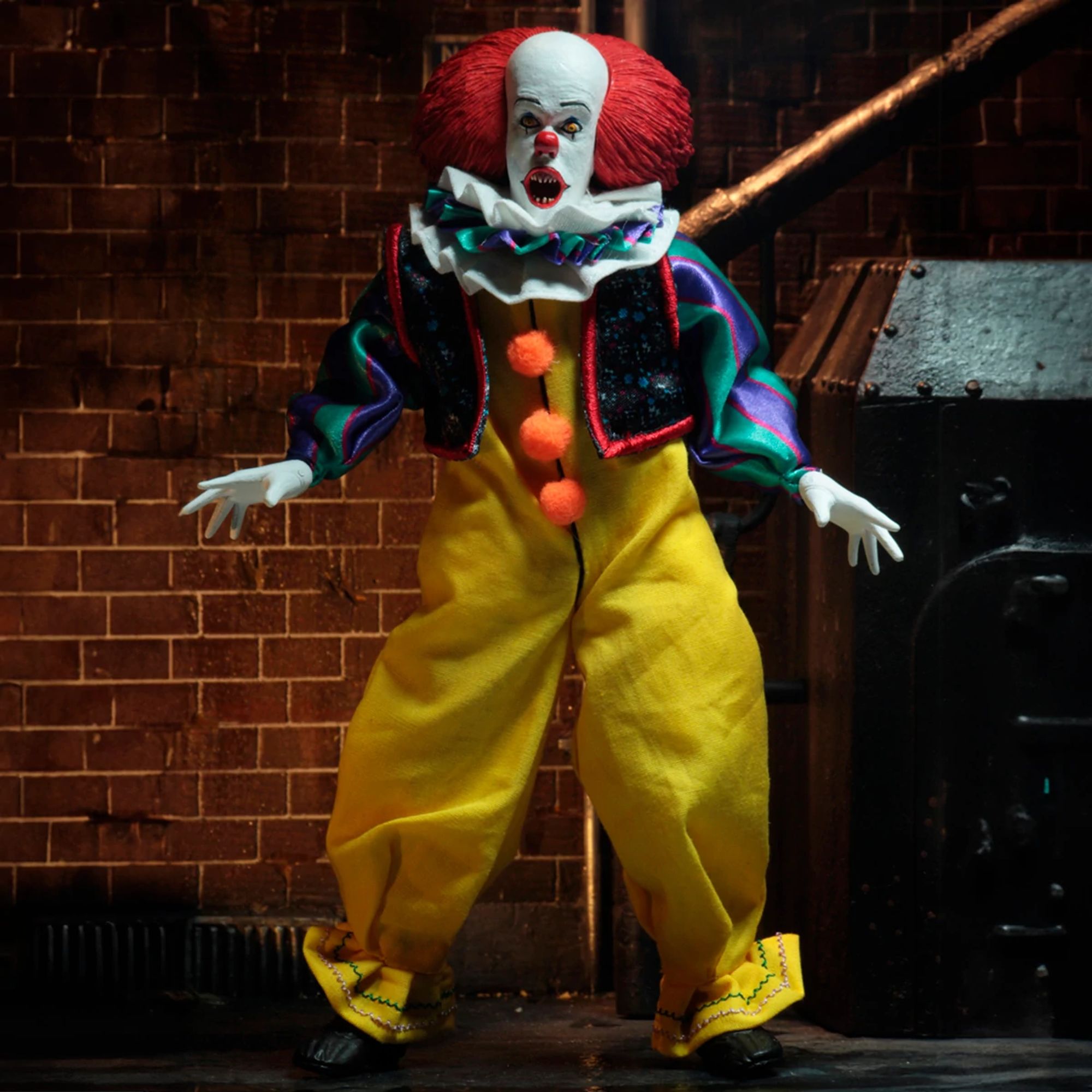 IT - 8" CLOTHED ACTION FIGURE - PENNYWISE (1990)