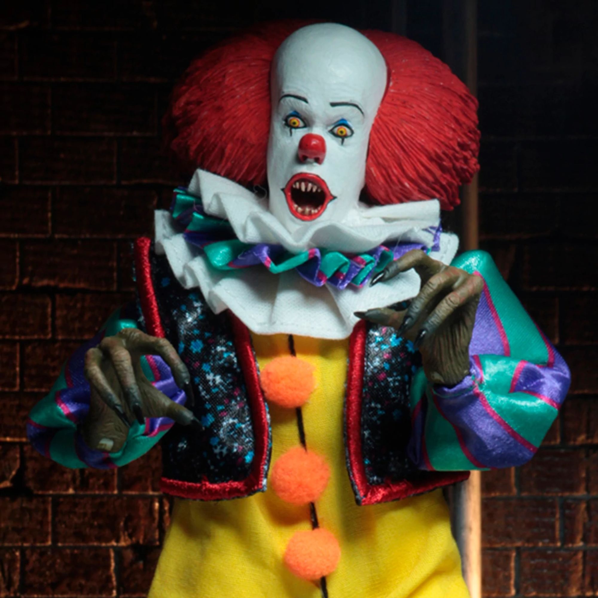 IT - 8" CLOTHED ACTION FIGURE - PENNYWISE (1990)