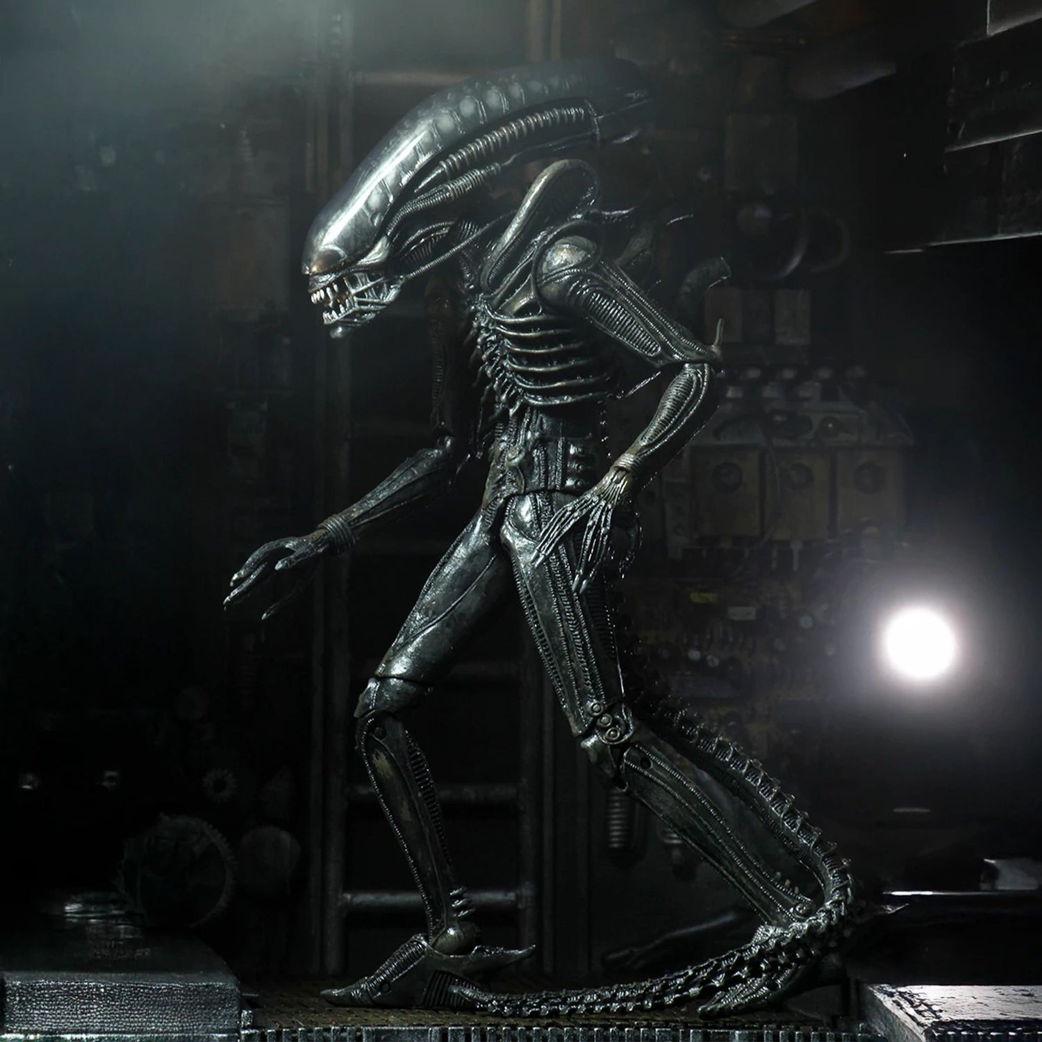 ALIEN – 7” SCALE ACTION FIGURE – ULTIMATE 40TH ANNIVERSARY BIG CHAP