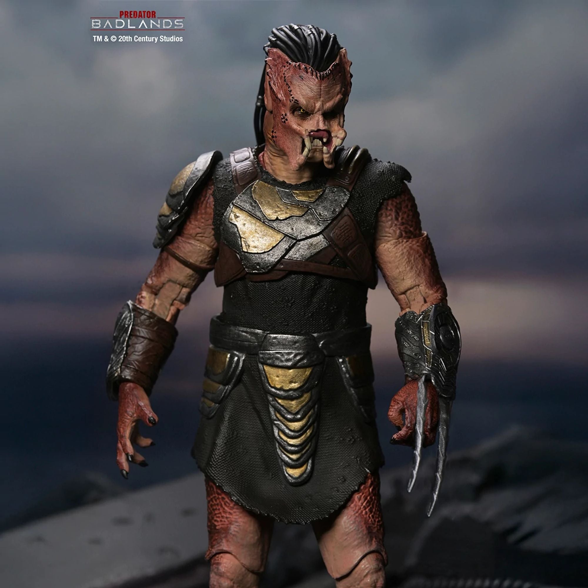 PREDATOR BADLANDS - 7" SCALE ACTION FIGURE - ULTIMATE DEK (TRAINING ARMOR)