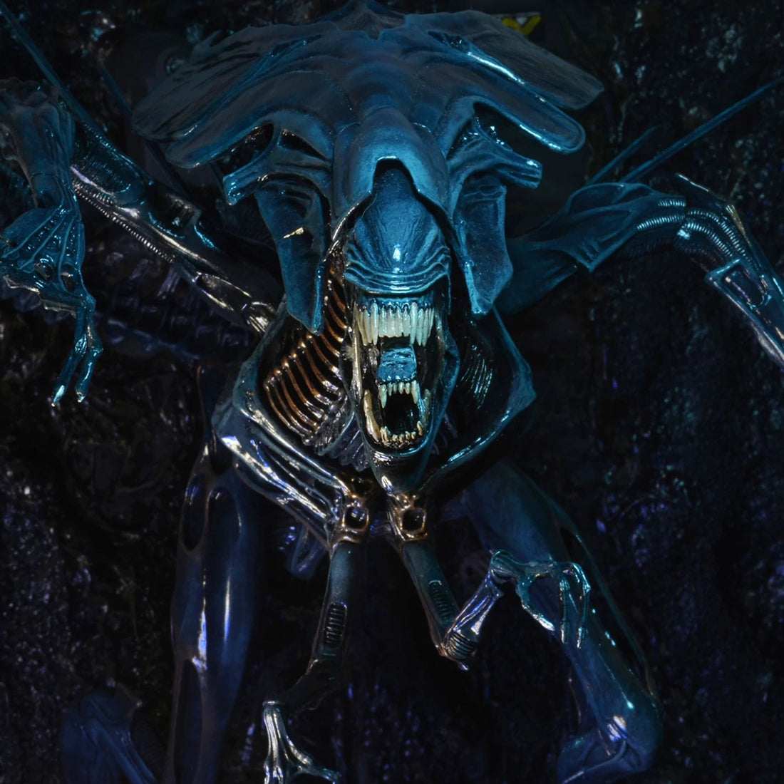 ALIENS - ULTRA DELUXE BOXED FIGURE - 40TH ANNIVERSARY ALIEN QUEEN