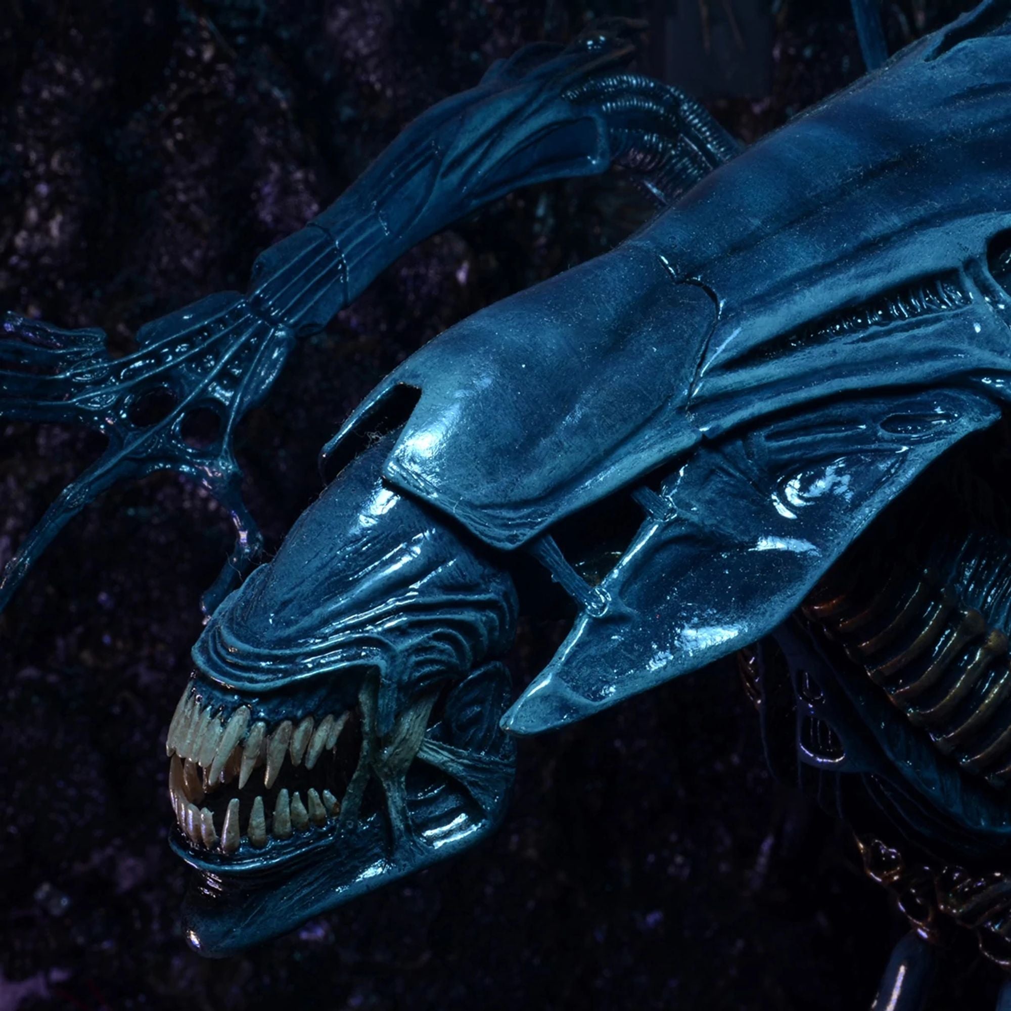 ALIENS - ULTRA DELUXE BOXED FIGURE - 40TH ANNIVERSARY ALIEN QUEEN