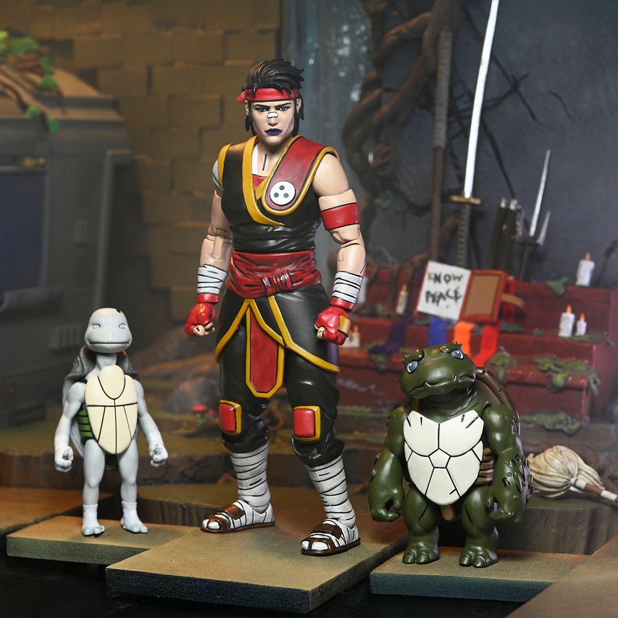 TEENAGE MUTANT NINJA TURTLES (THE LAST RONIN- THE LOST YEARS) - 7” SCALE ACTION FIGURE - CASEY MARIE WITH BABY ODYN & UNO