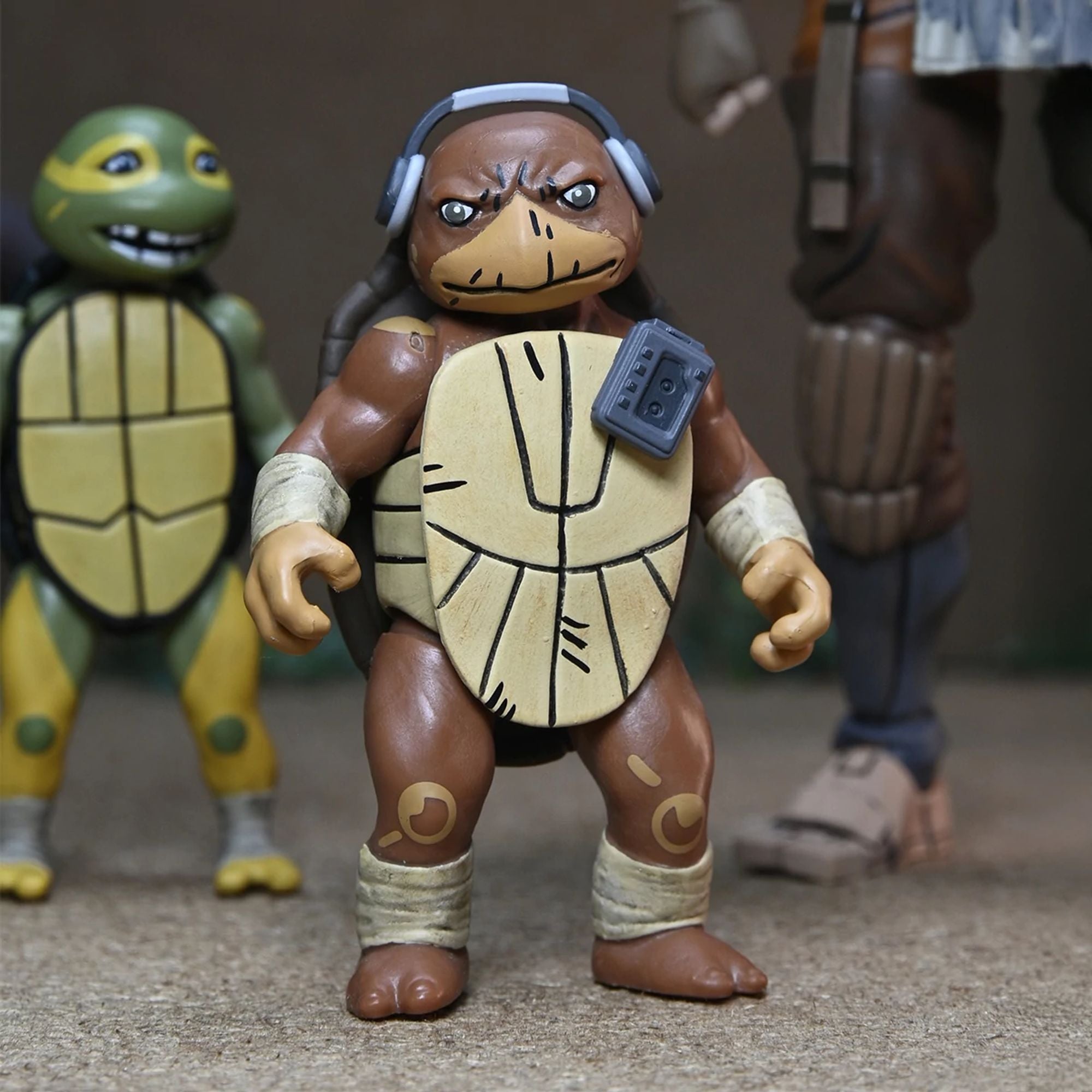 TEENAGE MUTANT NINJA TURTLES (THE LAST RONIN- THE LOST YEARS) - 7” SCALE ACTION FIGURE - GRAMMY APRIL
