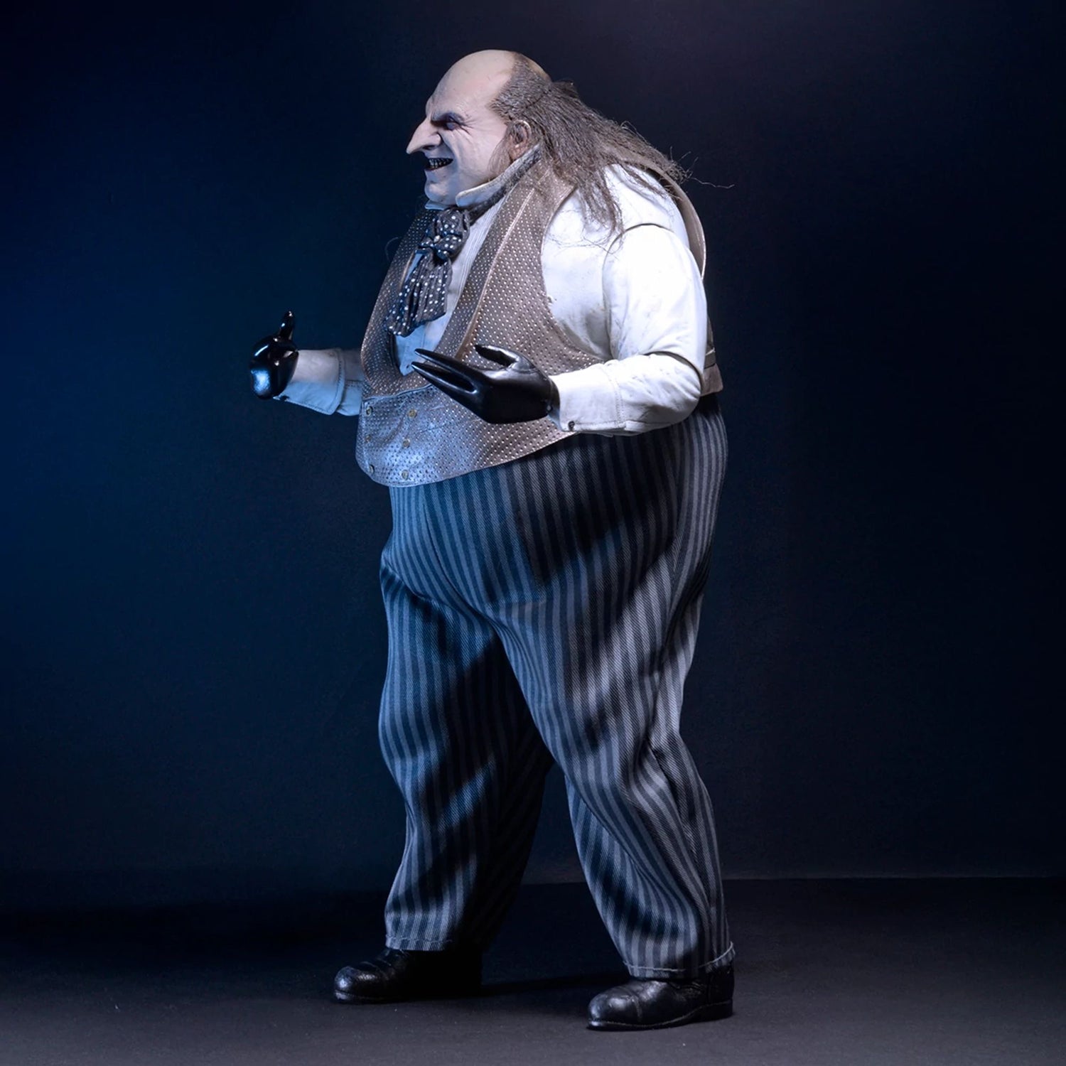 BATMAN RETURNS - 1/4 SCALE FIGURE - MAYORAL PENGUIN (DEVITO)