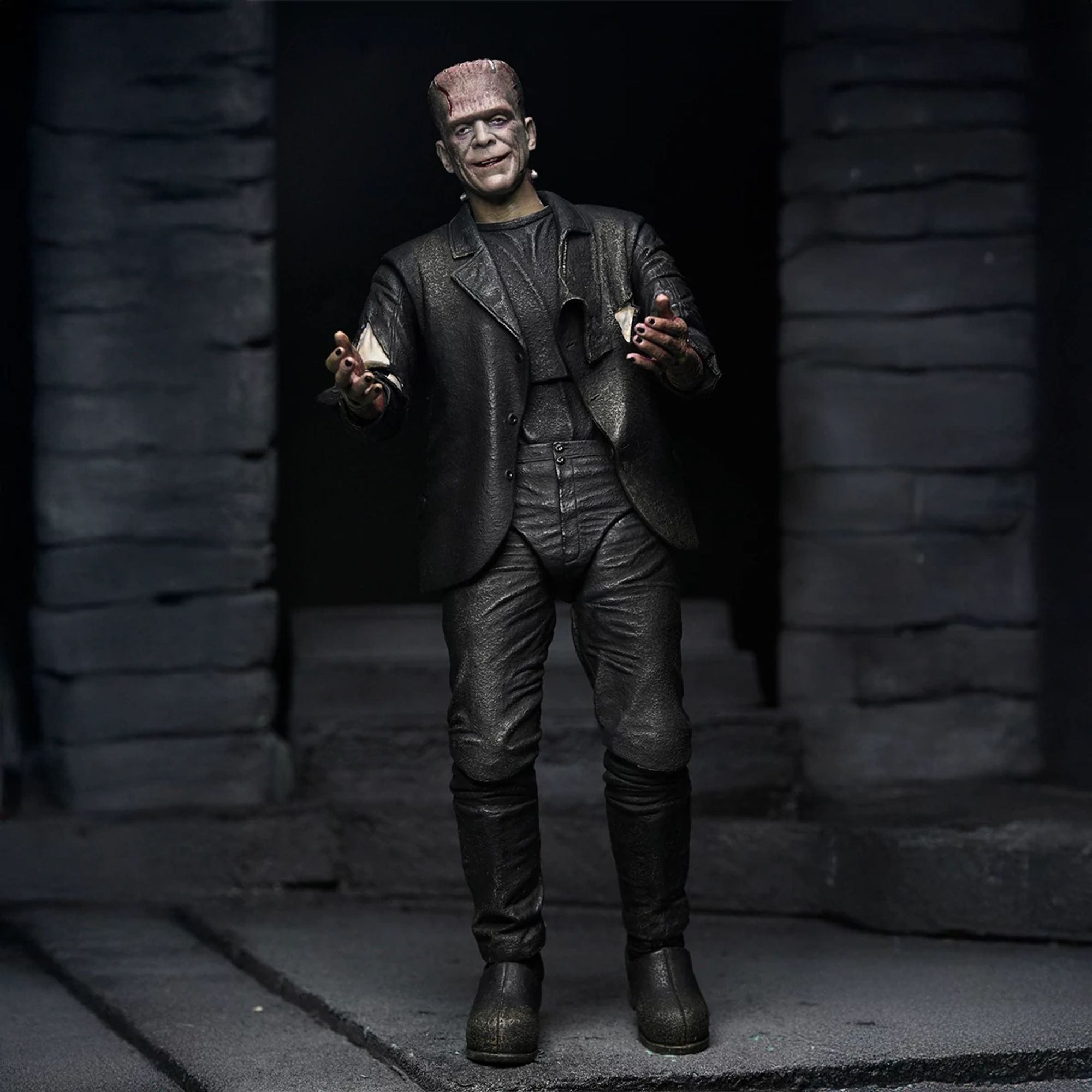 UNIVERSAL MONSTERS - 7” SCALE ACTION FIGURE - BRIDE OF FRANKENSTEIN 90TH ANNIVERSARY THE MONSTER &amp; HIS MATE 2 PACK