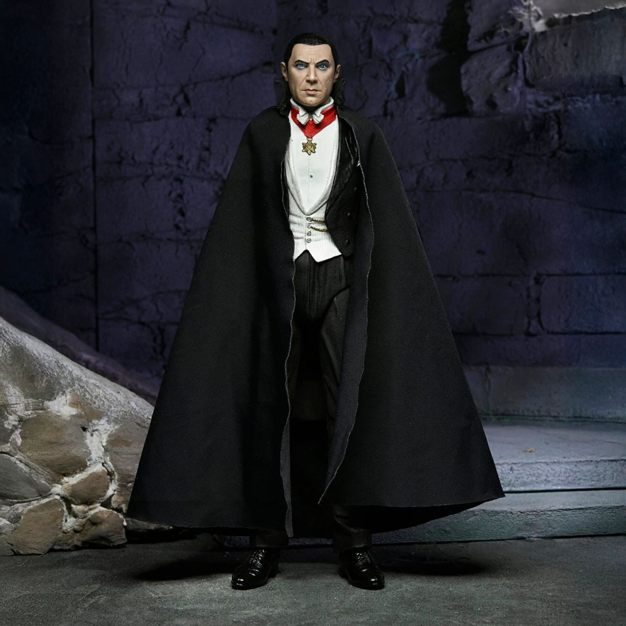 UNIVERSAL MONSTERS - 7&quot; ACTION FIG - ULTIMATE DRACULA (TRANSYLVANIA)