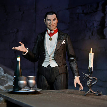 UNIVERSAL MONSTERS - 7&quot; ACTION FIG - ULTIMATE DRACULA (TRANSYLVANIA)