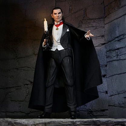 UNIVERSAL MONSTERS - 7&quot; ACTION FIG - ULTIMATE DRACULA (TRANSYLVANIA)