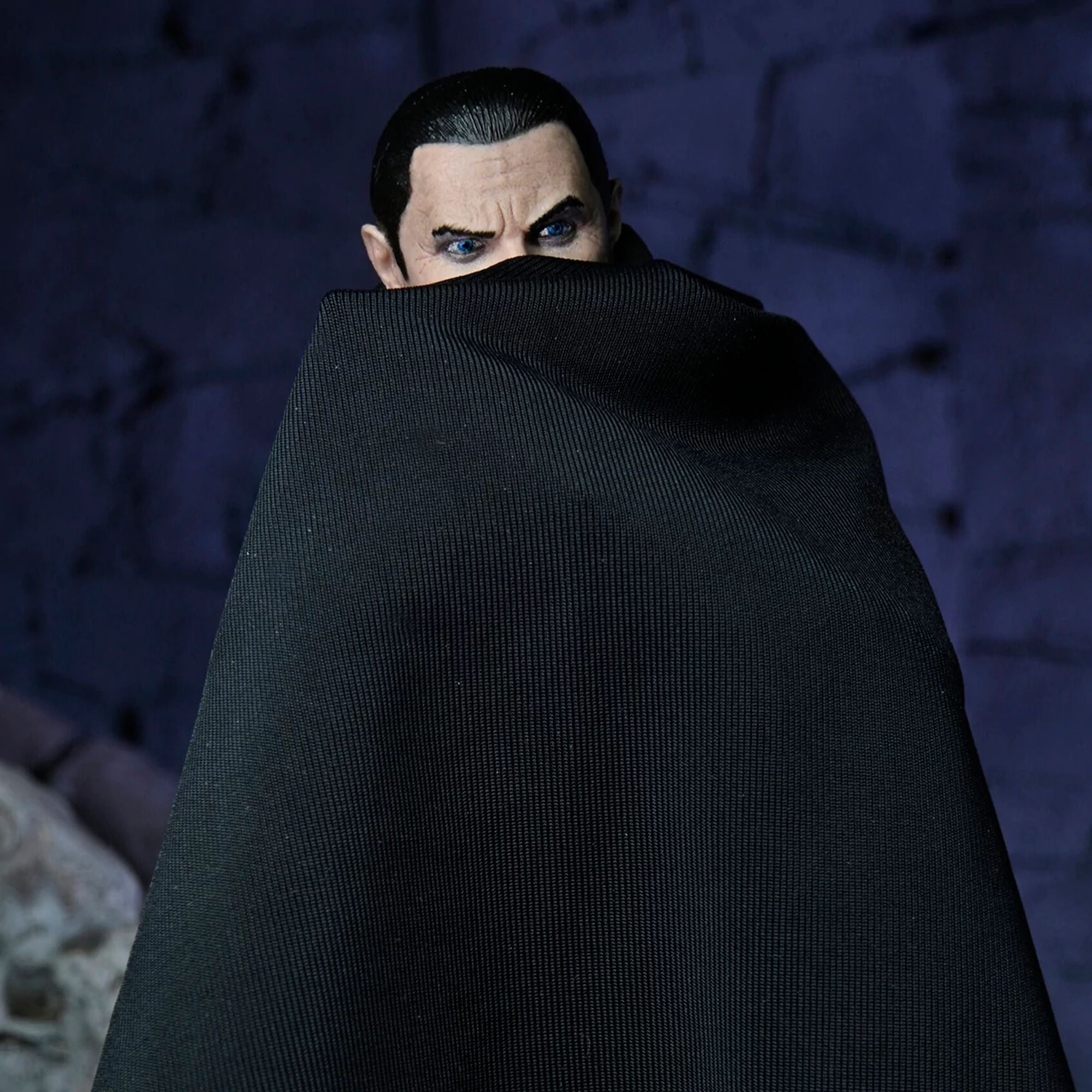 UNIVERSAL MONSTERS - 7&quot; ACTION FIG - ULTIMATE DRACULA (TRANSYLVANIA)