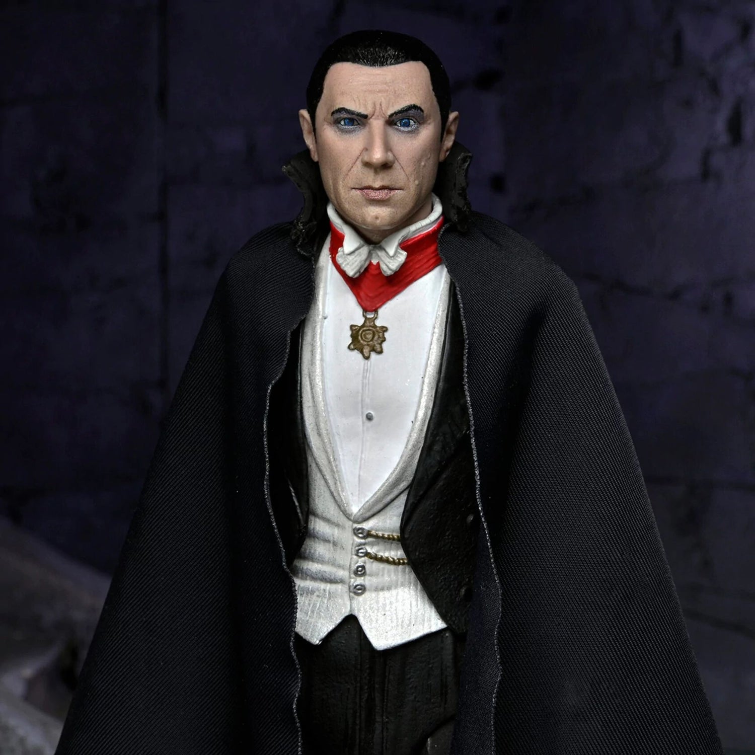 UNIVERSAL MONSTERS - 7&quot; ACTION FIG - ULTIMATE DRACULA (TRANSYLVANIA)