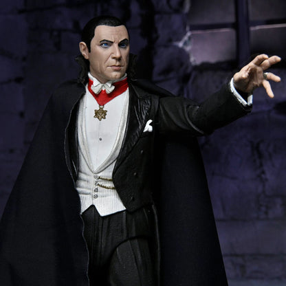 UNIVERSAL MONSTERS - 7&quot; ACTION FIG - ULTIMATE DRACULA (TRANSYLVANIA)