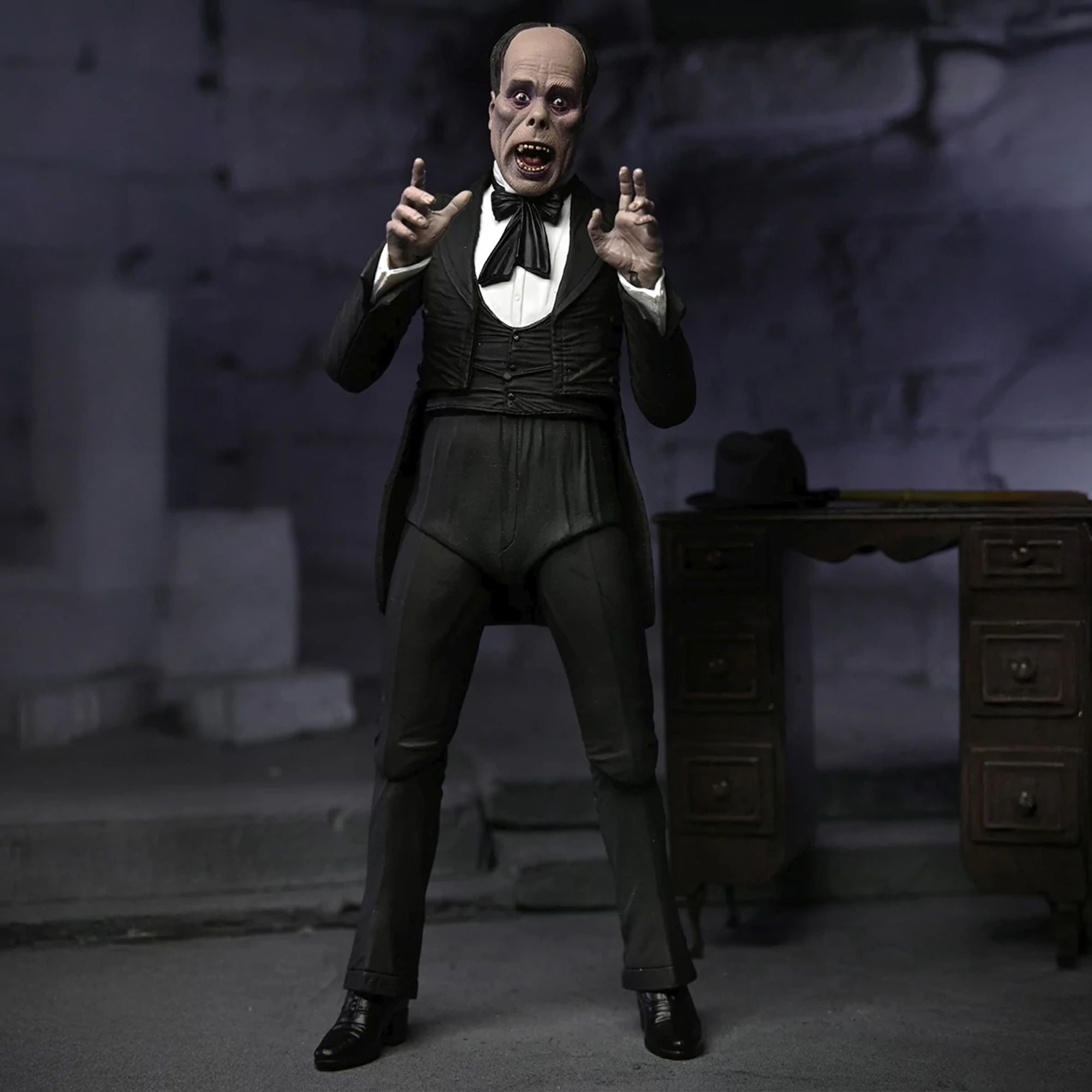 PHANTOM OF THE OPERA (1925) - 7” SCALE ACTION FIGURE - ULTIMATE THE PHANTOM OF THE OPERA (COLOR)