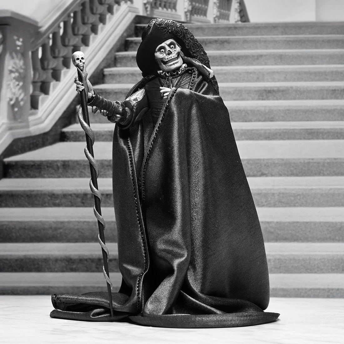 PHANTOM OF THE OPERA (1925) - 7” SCALE ACTION FIGURE - ULTIMATE MASQUE OF THE RED DEATH (B&amp;W)