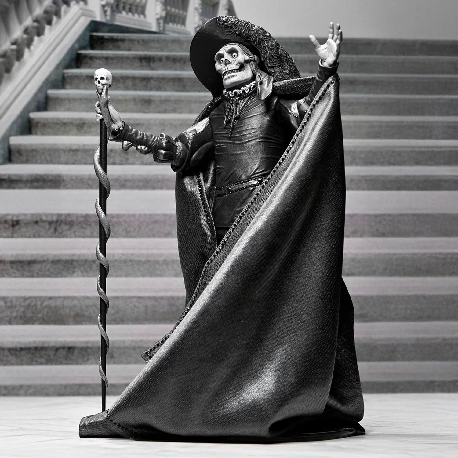 PHANTOM OF THE OPERA (1925) - 7” SCALE ACTION FIGURE - ULTIMATE MASQUE OF THE RED DEATH (B&amp;W)