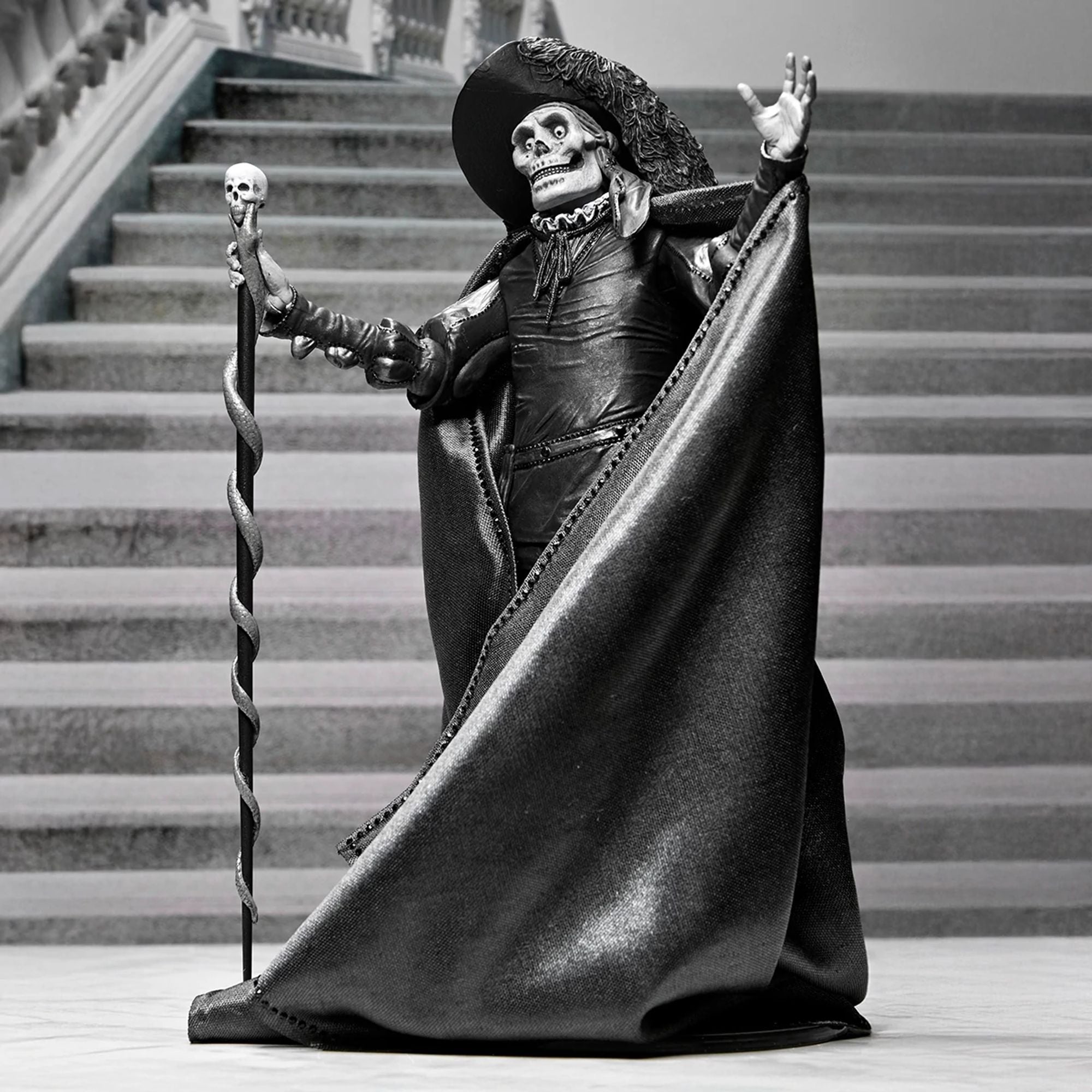 PHANTOM OF THE OPERA (1925) - 7” SCALE ACTION FIGURE - ULTIMATE MASQUE OF THE RED DEATH (B&amp;W)