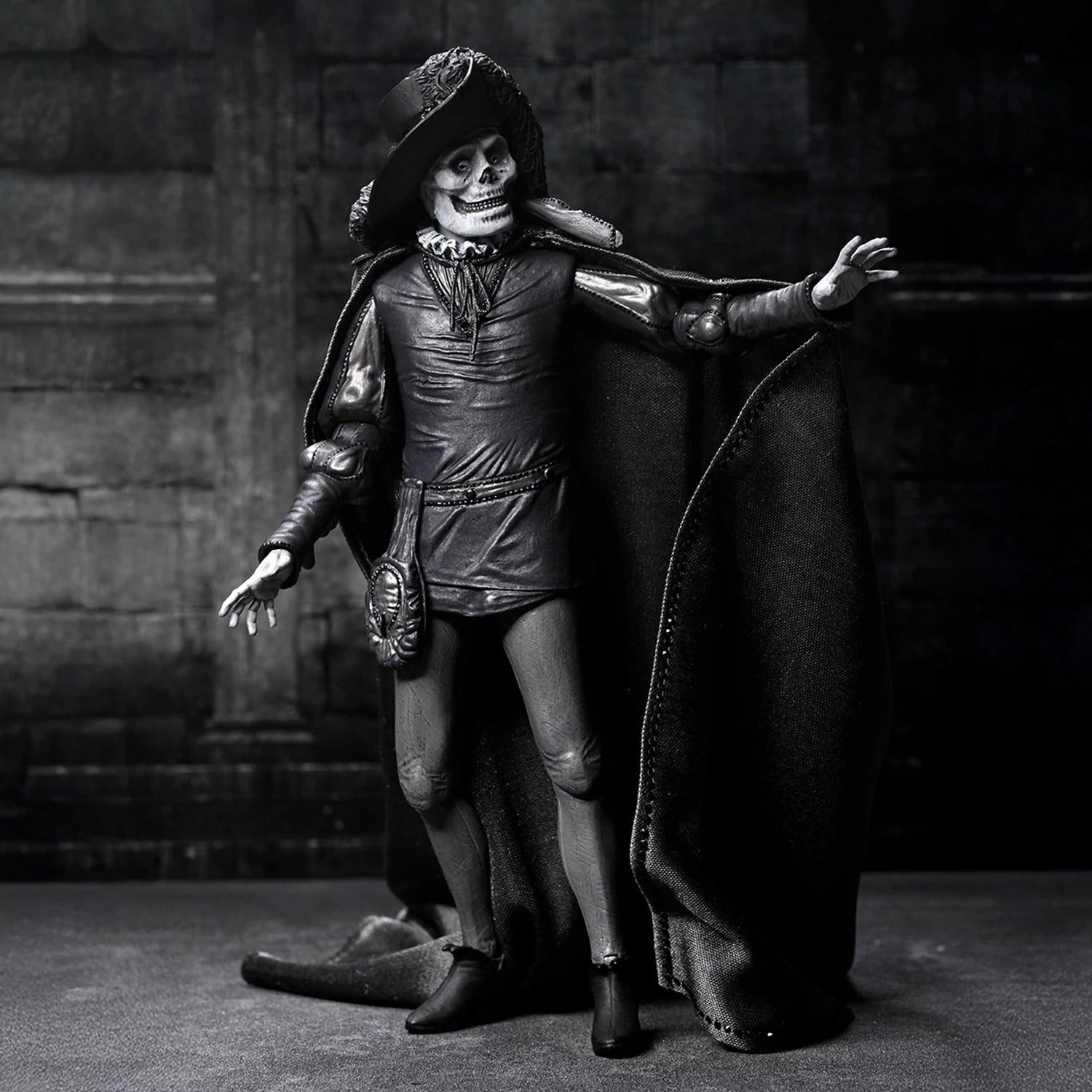 PHANTOM OF THE OPERA (1925) - 7” SCALE ACTION FIGURE - ULTIMATE MASQUE OF THE RED DEATH (B&amp;W)