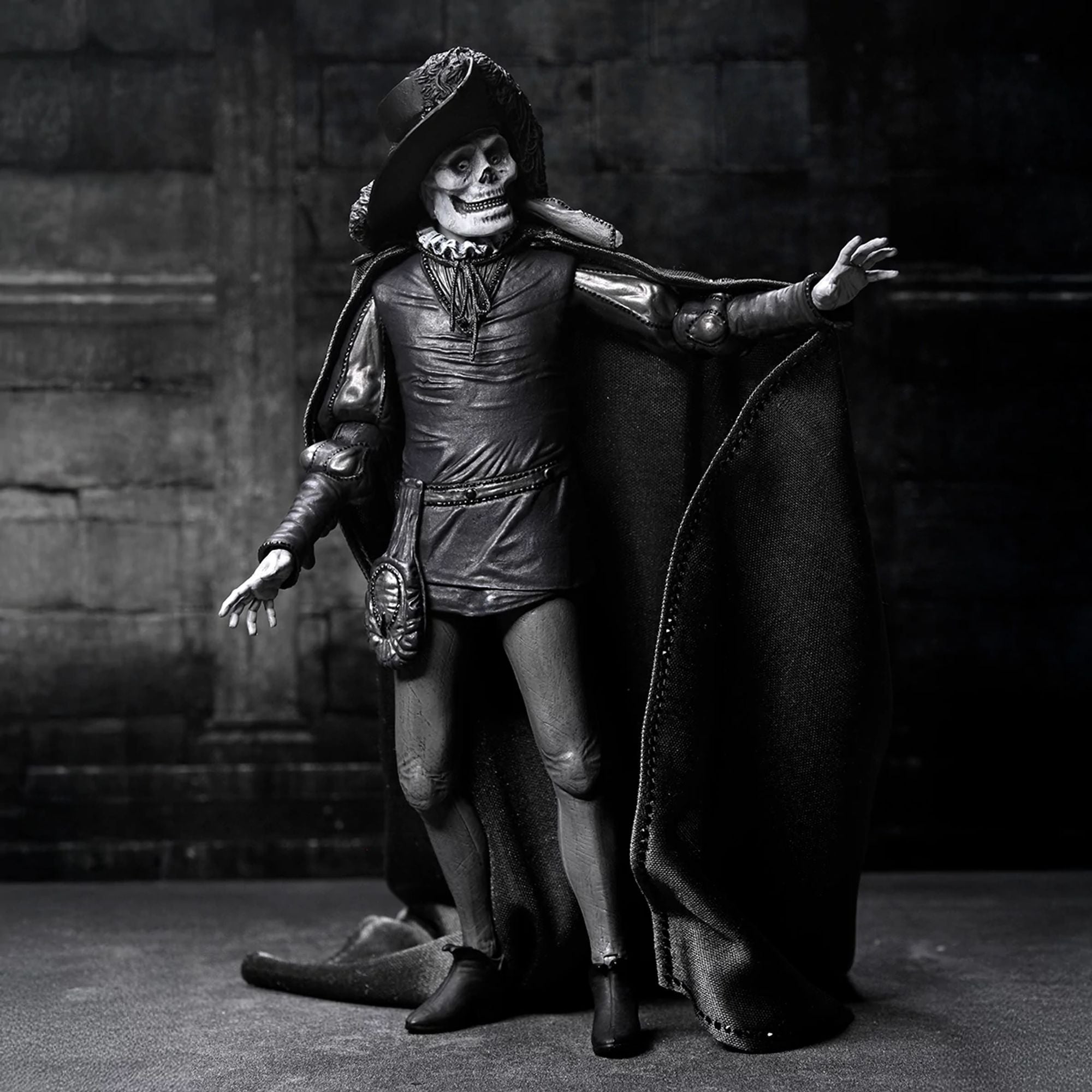 PHANTOM OF THE OPERA (1925) - 7” SCALE ACTION FIGURE - ULTIMATE MASQUE OF THE RED DEATH (B&amp;W)
