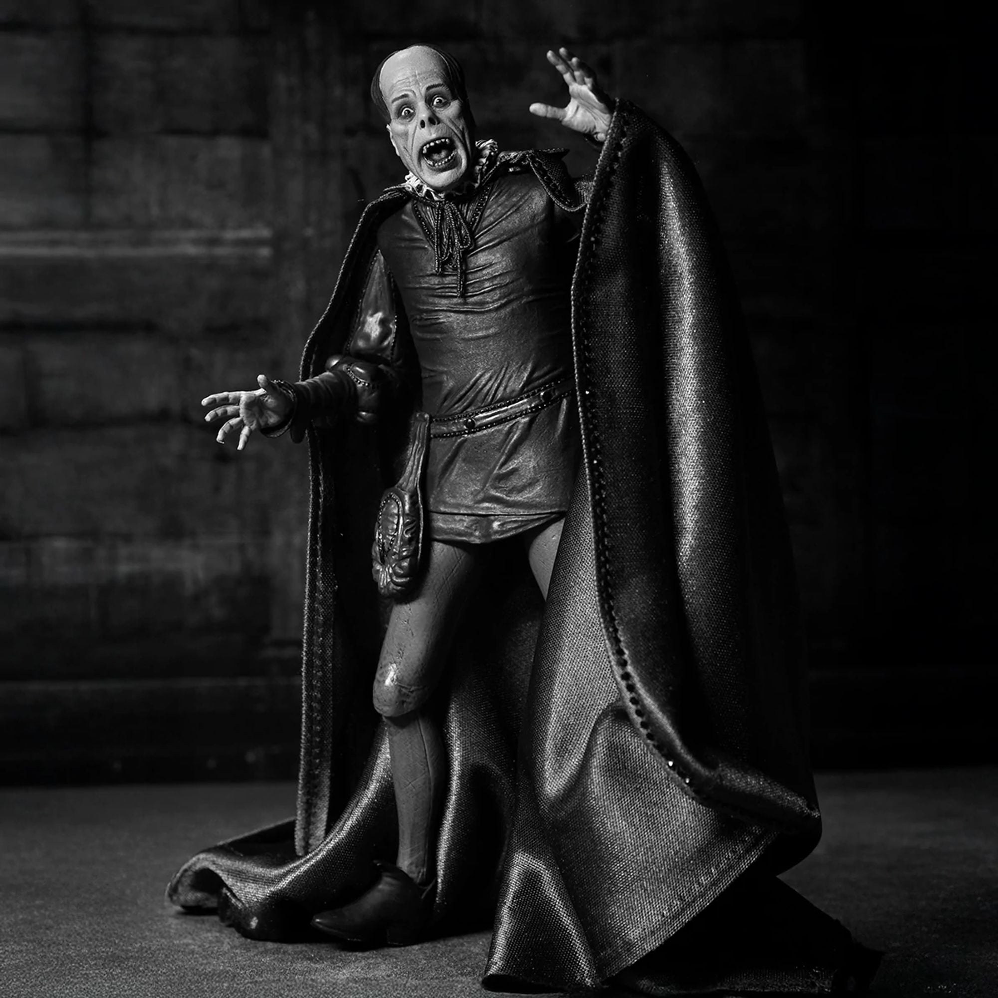 PHANTOM OF THE OPERA (1925) - 7” SCALE ACTION FIGURE - ULTIMATE MASQUE OF THE RED DEATH (B&amp;W)