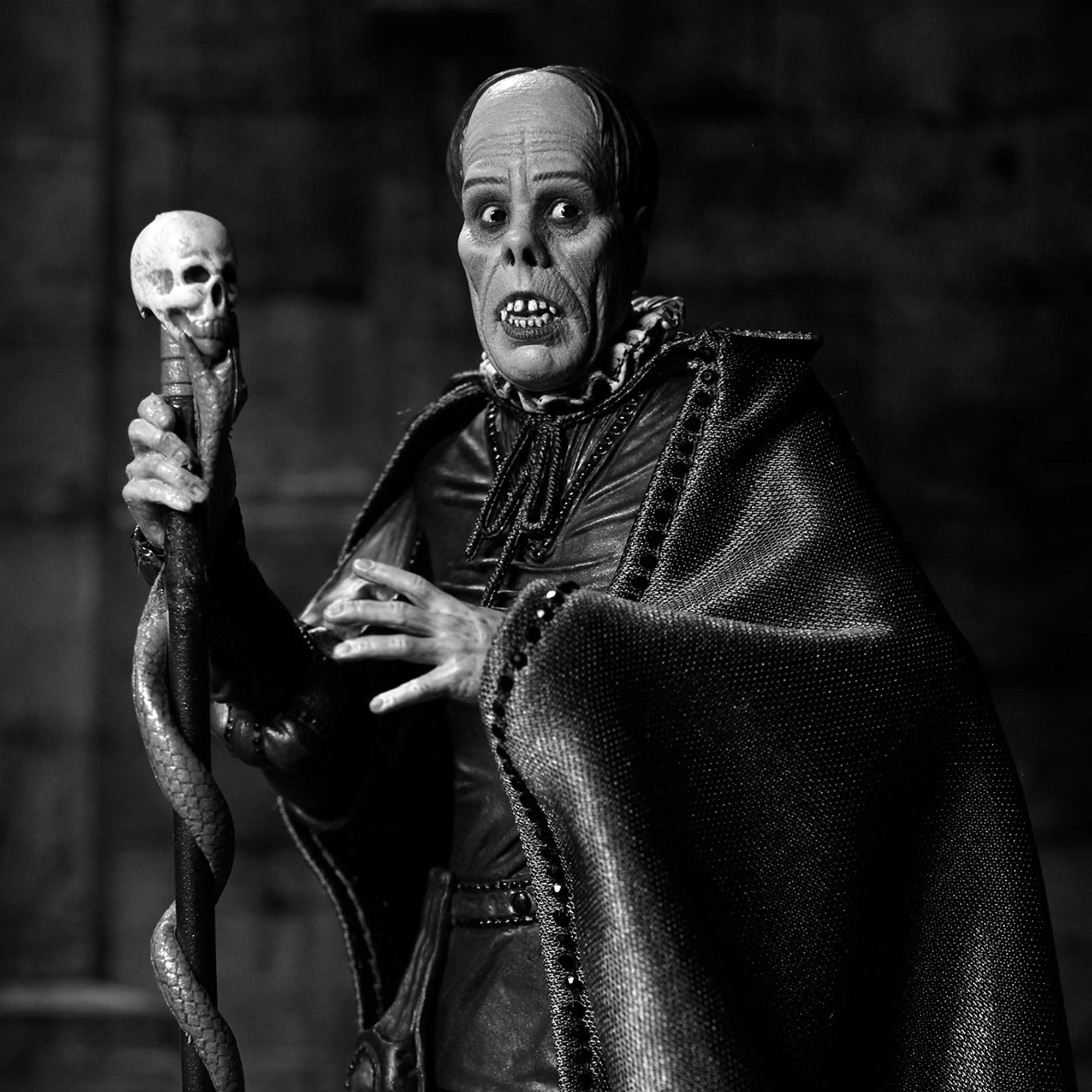 PHANTOM OF THE OPERA (1925) - 7” SCALE ACTION FIGURE - ULTIMATE MASQUE OF THE RED DEATH (B&amp;W)