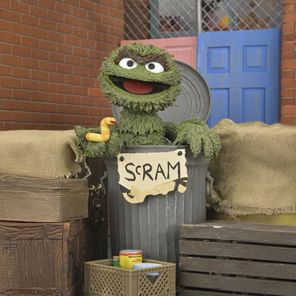 SESAME STREET - ULTIMATE OSCAR THE GROUCH 7” SCALE ACTION FIGURE