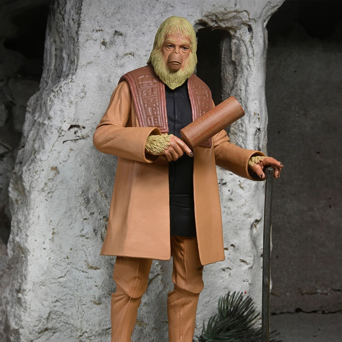 PLANET OF THE APES – 7” SCALE ACTION FIGURE – Dr. Zaius Legacy Series