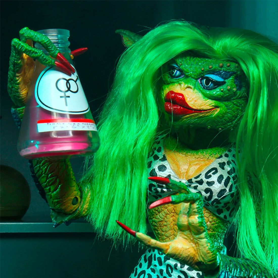 GREMLINS 2- THE NEW BATCH- 7” SCALE ACTION FIGURE - ULTIMATE GRETA