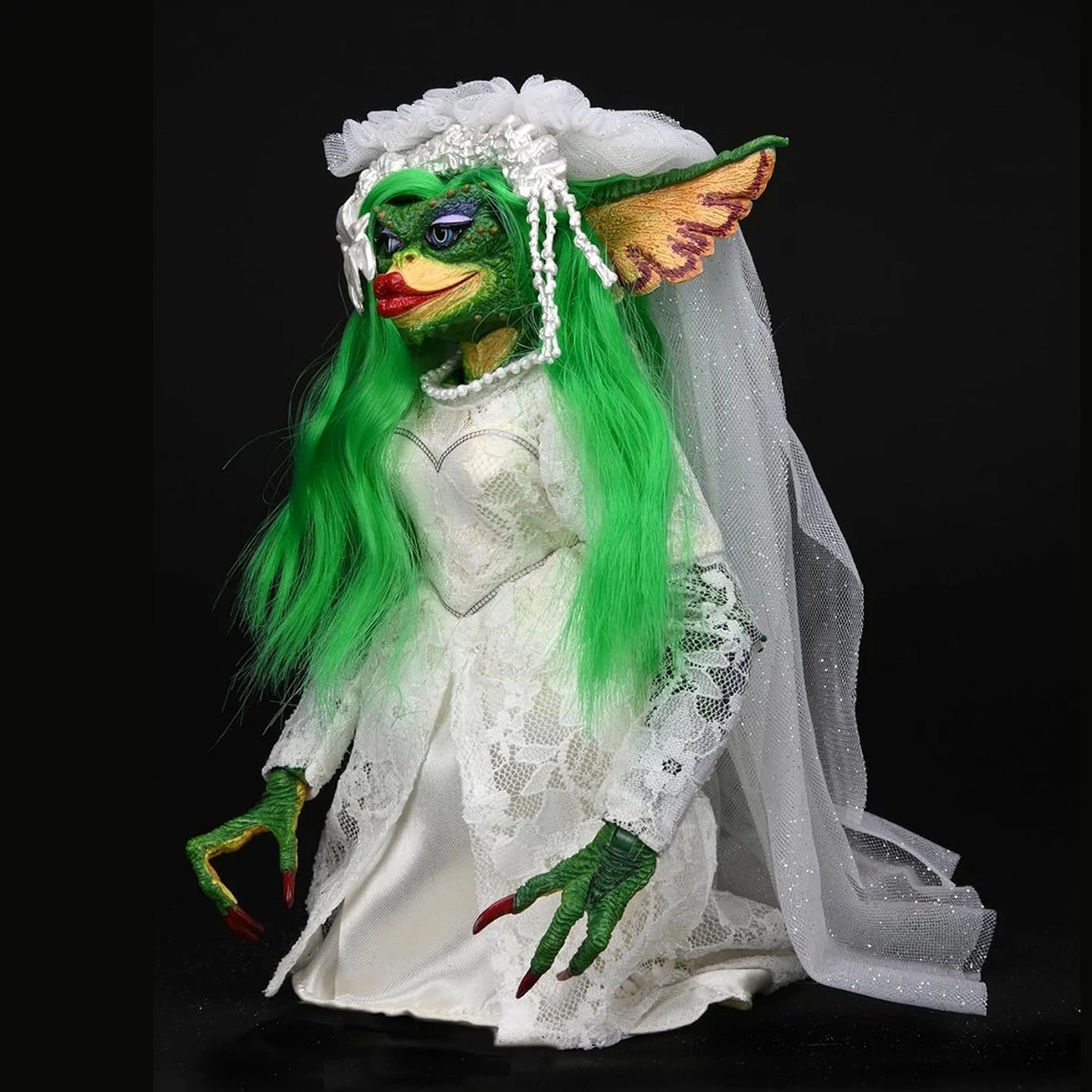 GREMLINS 2 - THE NEW BATCH- 7” SCALE ACTION FIGURE - ULTIMATE GRETA (WEDDING)