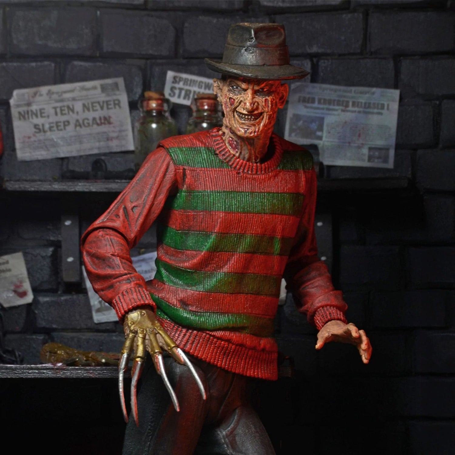 NIGHTMARE ON ELM ST 30TH ANNIVERSARY - 7&quot; ACTION FIGURE - ULTIMATE FREDDY