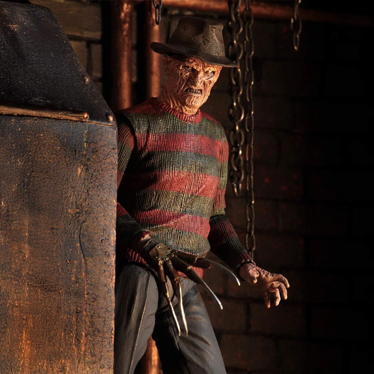 NIGHTMARE ON ELM STREET - 7” ACTION FIGURE - ULTIMATE PART 2 FREDDY