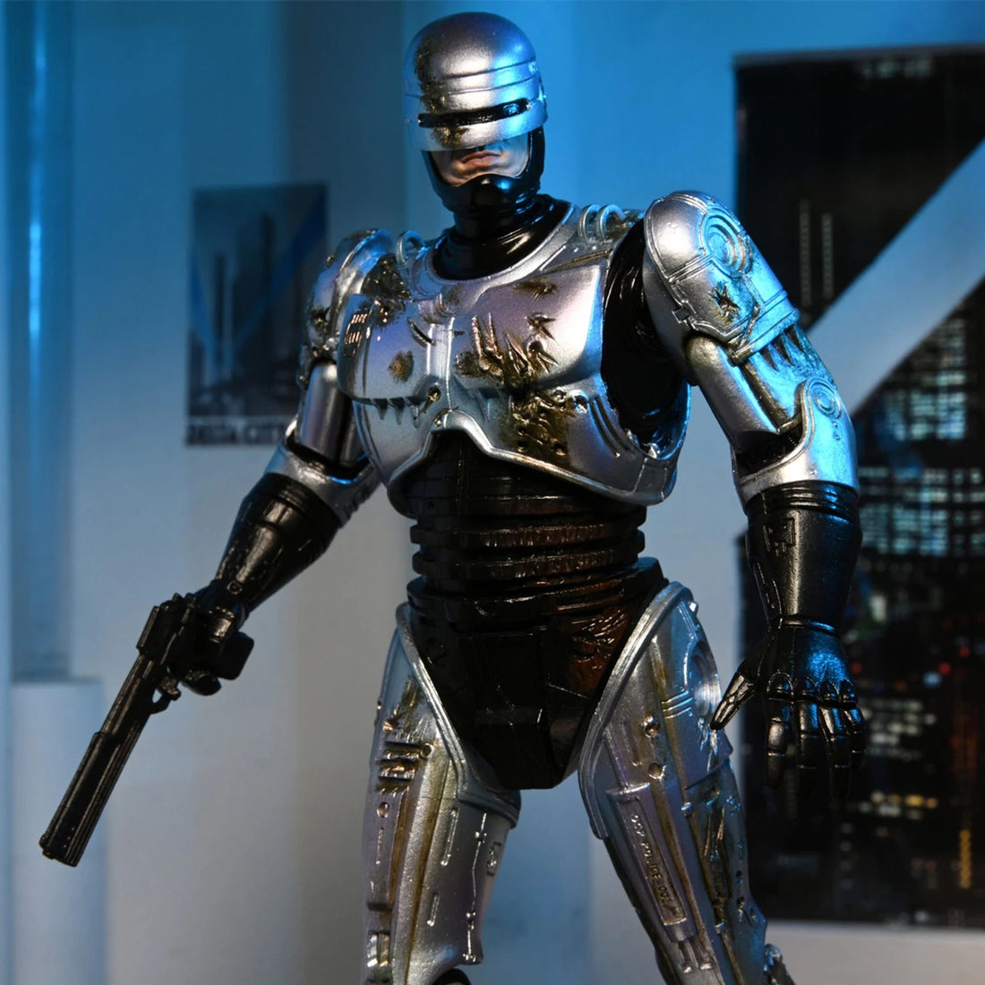 ROBOCOP – 7” SCALE ACTION FIGURES – ULTIMATE BATTLE-DAMAGED ROBOCOP W/CHAIR