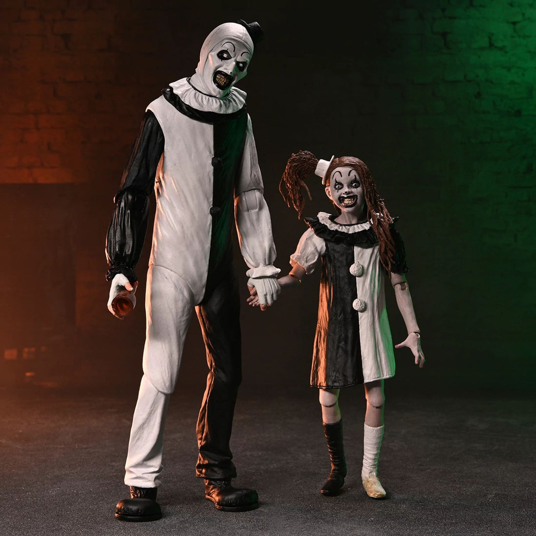 TERRIFIER 2 - 7" SCALE ACTION FIGURE - ULTIMATE ART THE CLOWN &amp; LITTLE PALE GIRL 2 PACK
