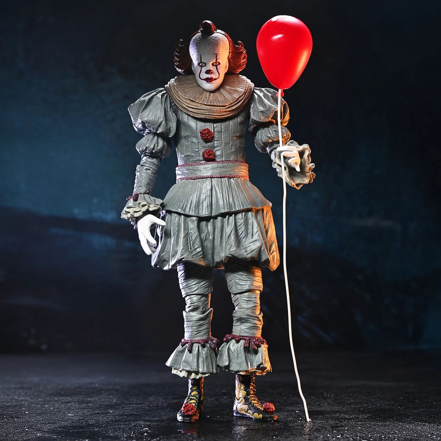 WELCOME TO DERRY - 7&quot; SCALE ACTION FIGURE - ULTIMATE PENNYWISE
