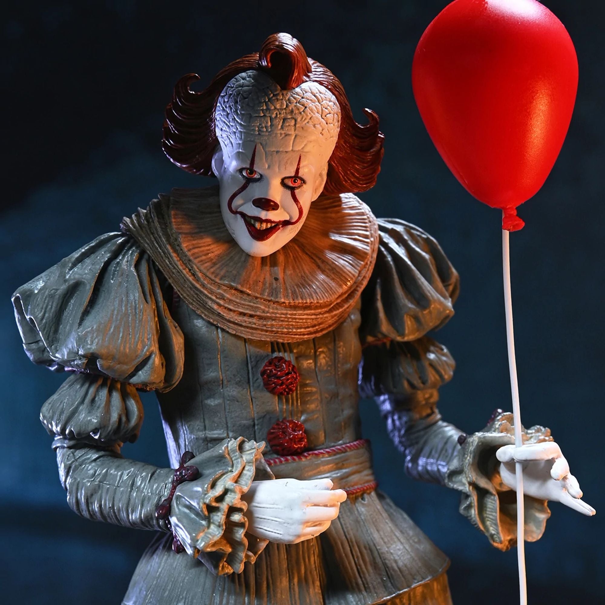 WELCOME TO DERRY - 7&quot; SCALE ACTION FIGURE - ULTIMATE PENNYWISE
