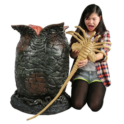 ALIEN– FOAM REPLICA – LIFE SIZE EGG &amp;amp; FACEHUGGER