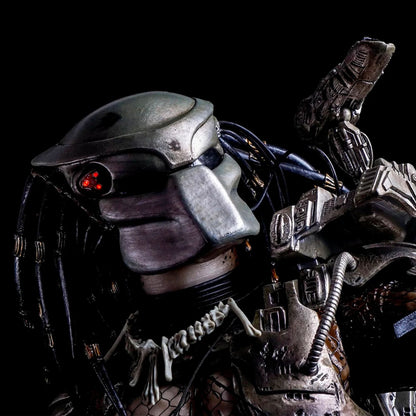 PREDATOR - ¼ SCALE FIGURE - JUNGLE HUNTER PREDATOR WITH LED LIGHTS