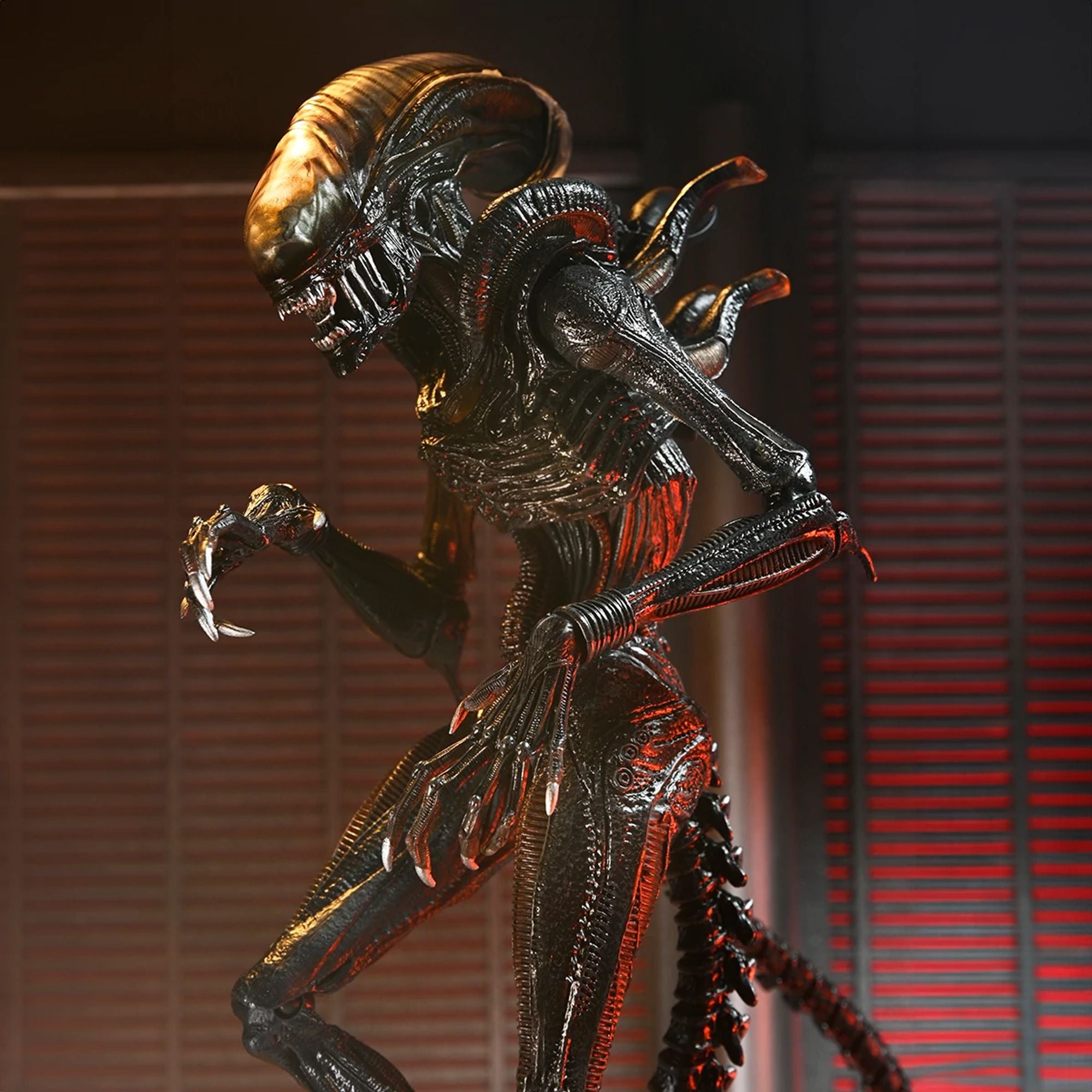 ALIEN: ROMULUS - 7&quot; SCALE ACTION FIGURE - ULTIMATE SCORCHED XENOMORPH