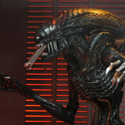 ALIEN: ROMULUS - 7&quot; SCALE ACTION FIGURE - ULTIMATE SCORCHED XENOMORPH