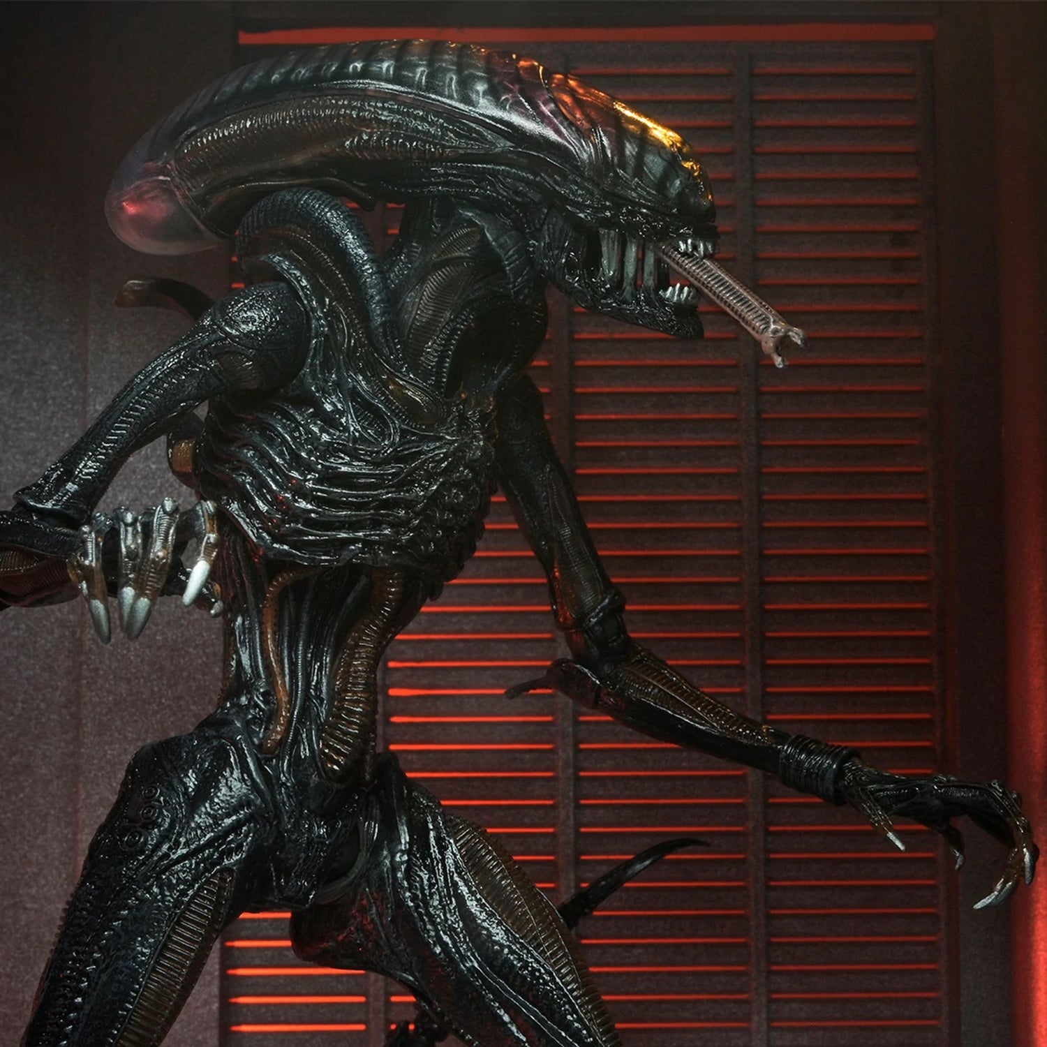 ALIEN: ROMULUS - 7&quot; SCALE ACTION FIGURE - ULTIMATE SCORCHED XENOMORPH