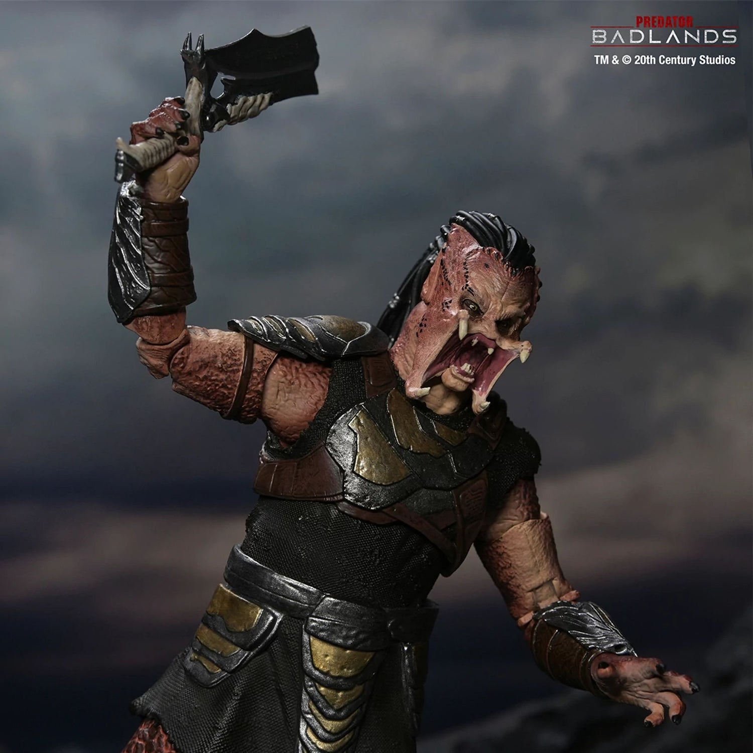 PREDATOR BADLANDS - 7" SCALE ACTION FIGURE - ULTIMATE DEK (TRAINING ARMOR)