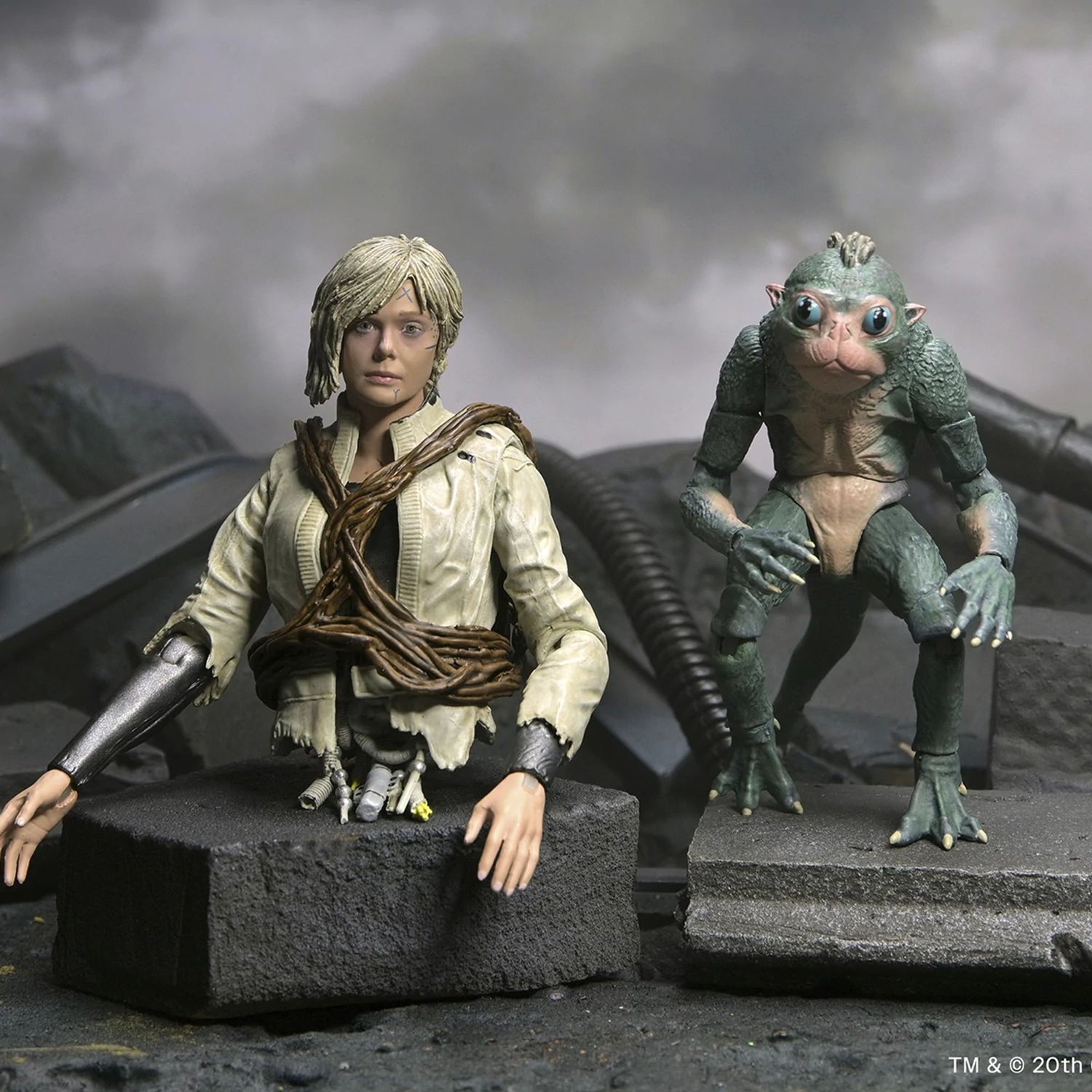 PREDATOR BADLANDS - 7" SCALE ACTION FIGURE - ULTIMATE THIA &amp; BUD