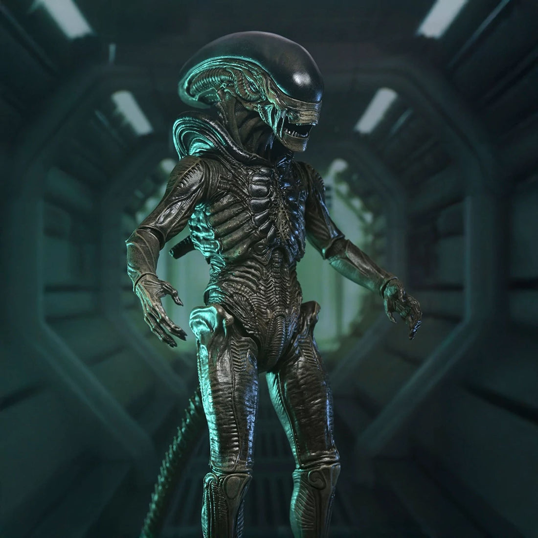 ALIEN EARTH - 7" SCALE ACTION FIGURE - ULTIMATE XENOMORPH
